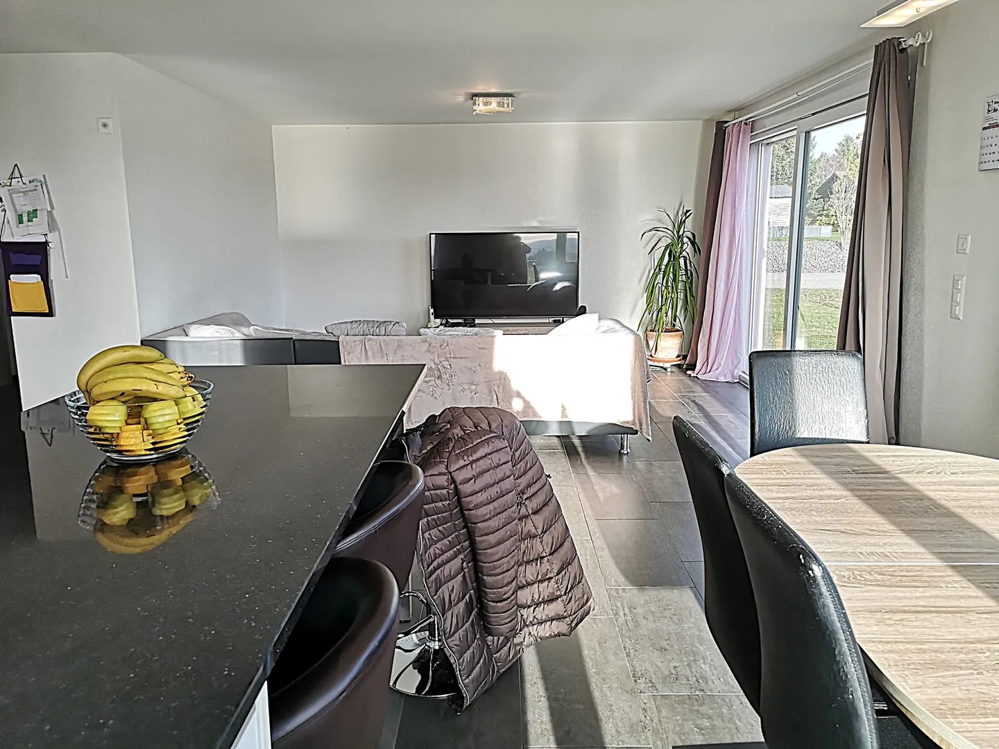 Grande maison bien entretenue de 2016, 6,5 pièces, double garage, terrasse, vue - Photo 15 sur 31