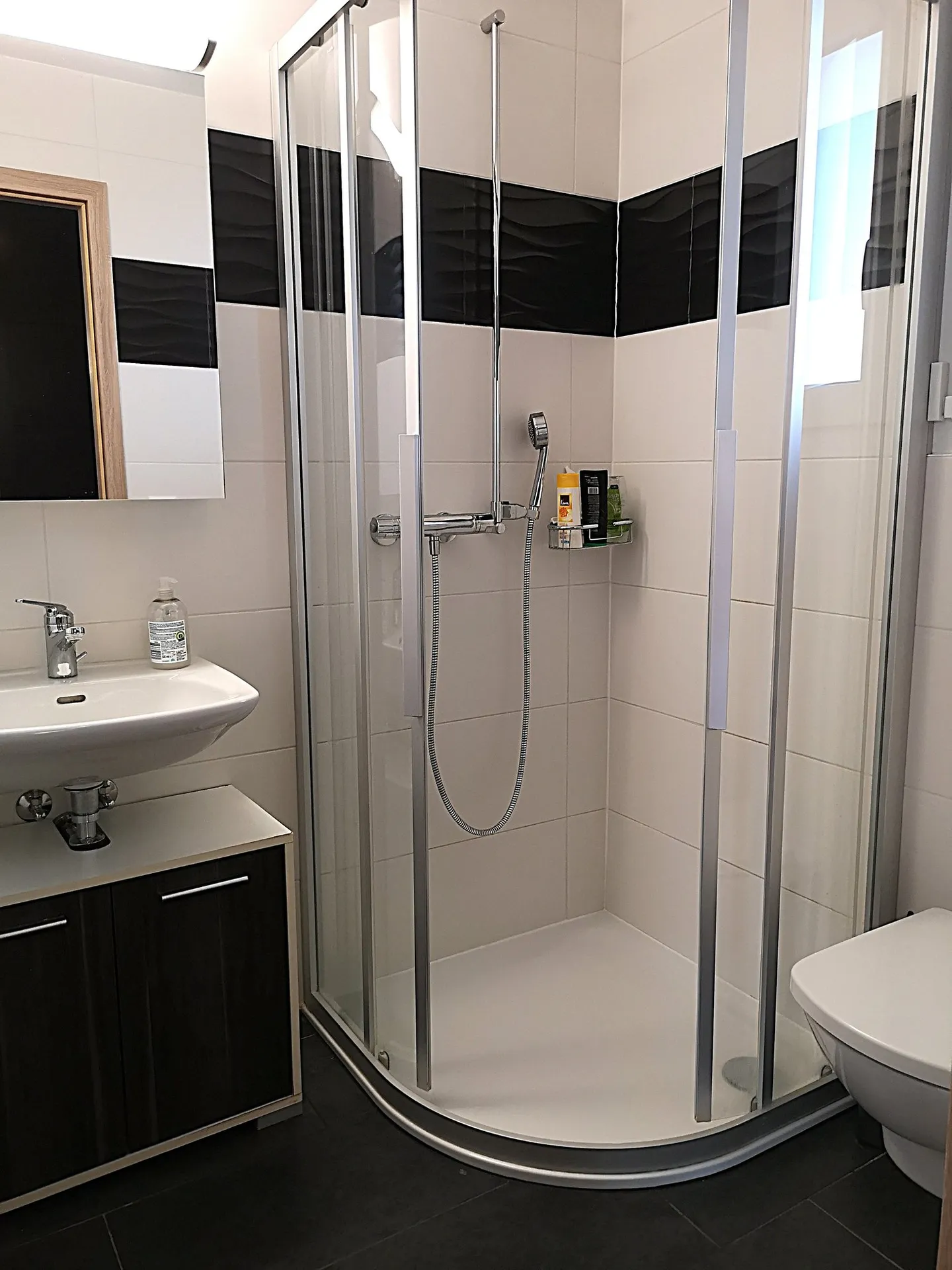 Grande maison bien entretenue de 2016, 6,5 pièces, double garage, terrasse, vue - Photo 17 sur 31