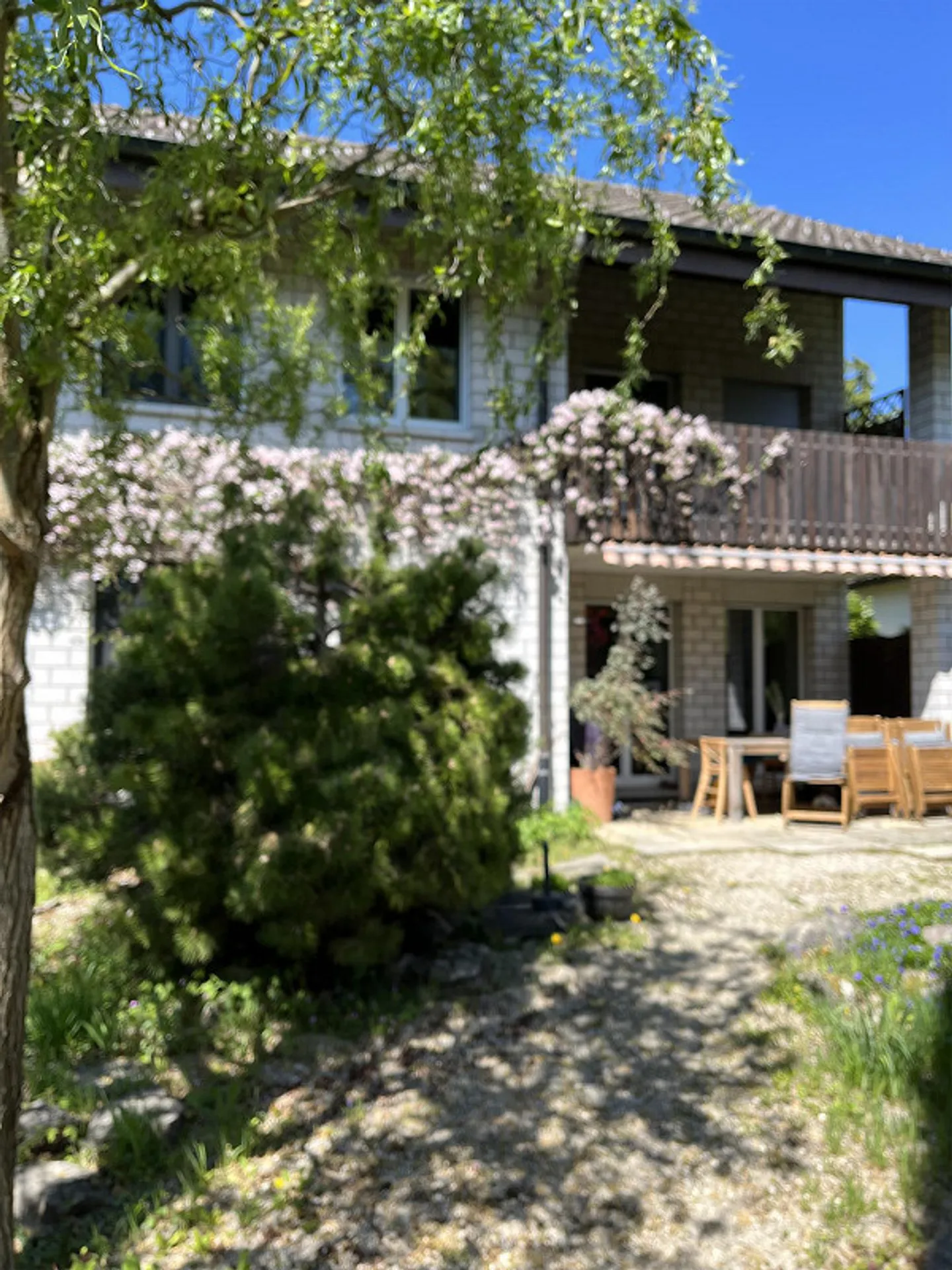 6 1/2 Zimmer Einfamilienhaus an idyllischer Lage - Foto 1 von 6