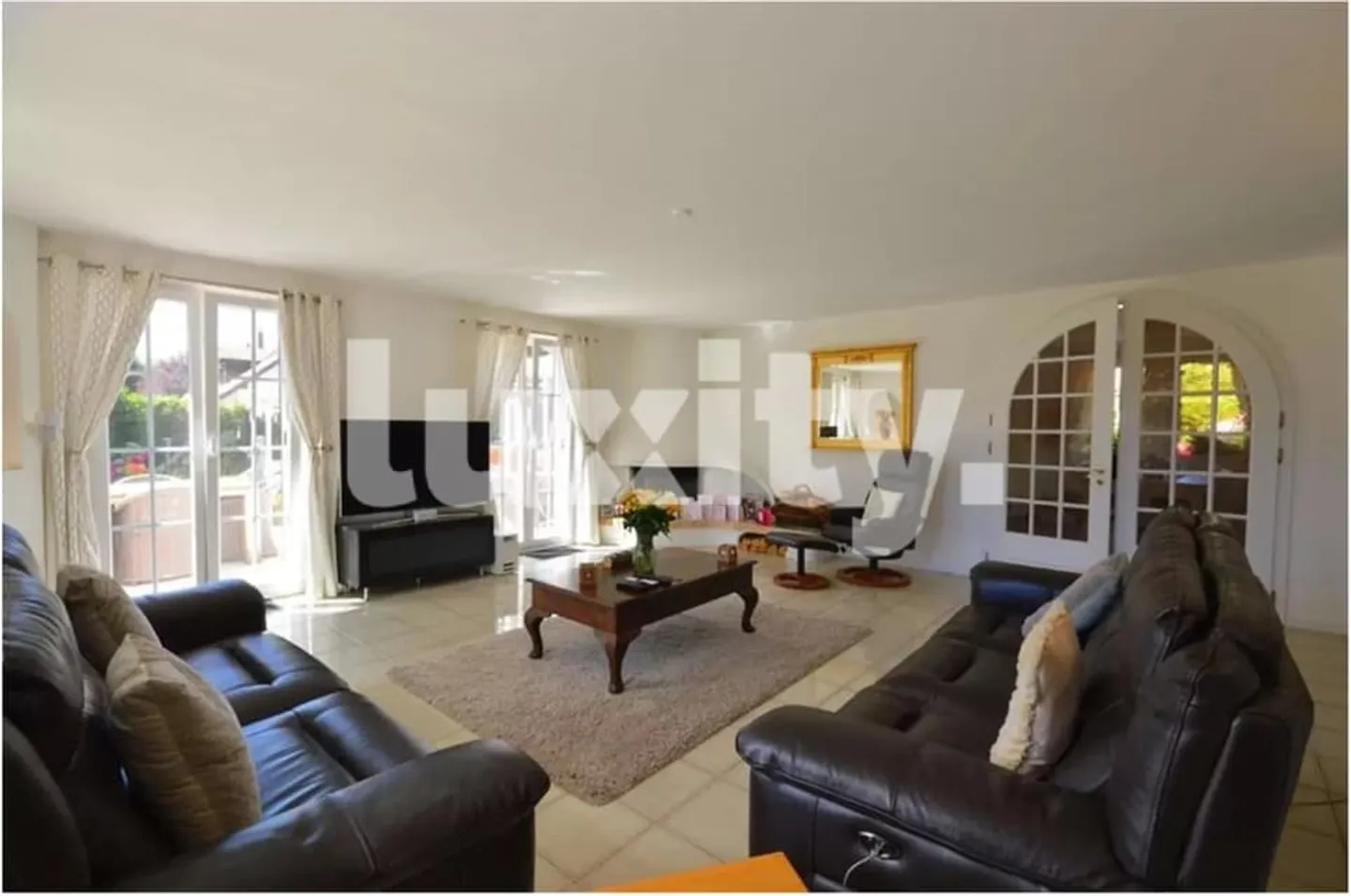 Villa Élégante à Féchy - Photo 1 sur 3