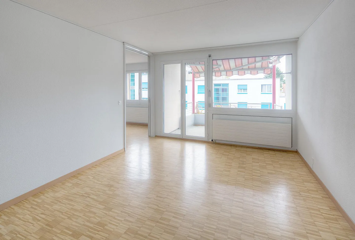 «Ici se termine votre recherche d'appartement!» - Photo 2 sur 7