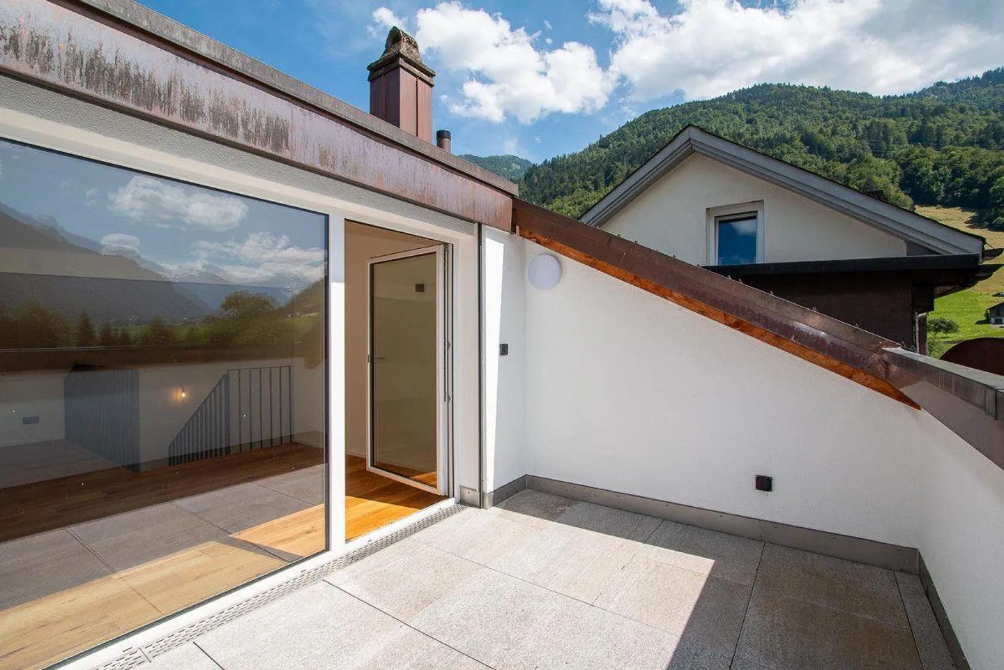 🏡 Casa a schiera 4.5 stanze con terrazza sul tetto e vista montagna - Ideale per famiglie - Foto 3 di 15