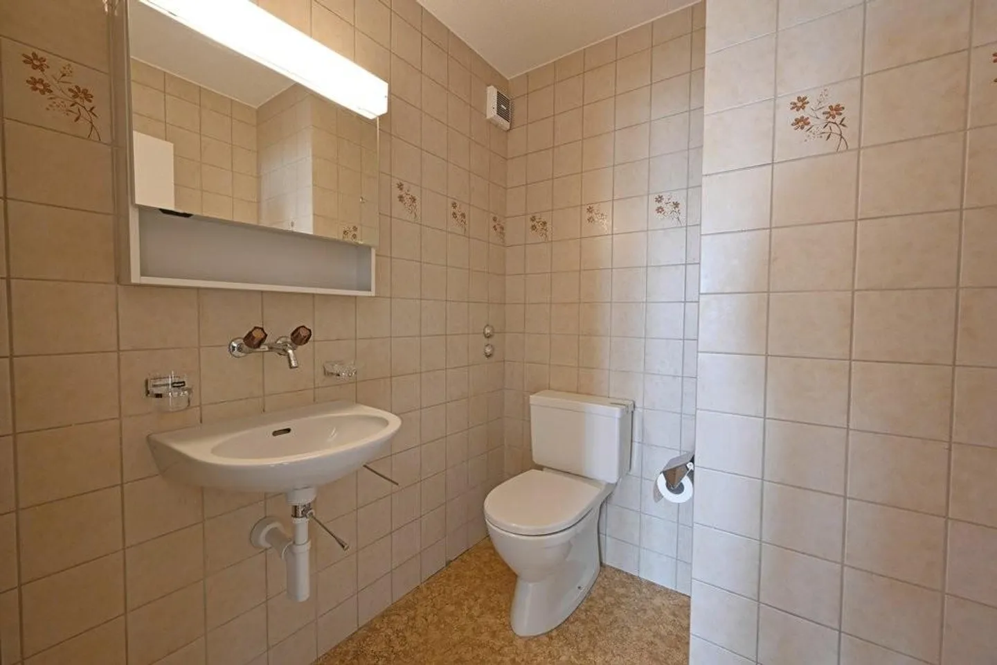 La tua nuova oasi di benessere a Busswil! - Foto 5 di 11