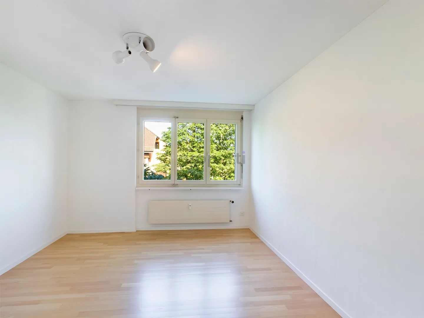 Appartement lumineux de 4,5 pièces dans un emplacement familial - Photo 5 sur 10