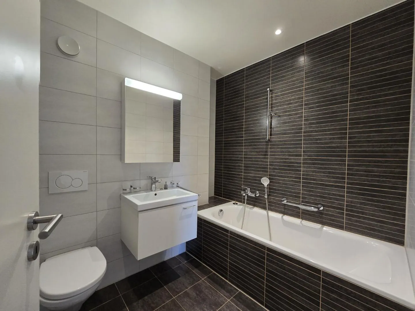 Spacious 4.5 Room Apartment - Photo 13 of 13