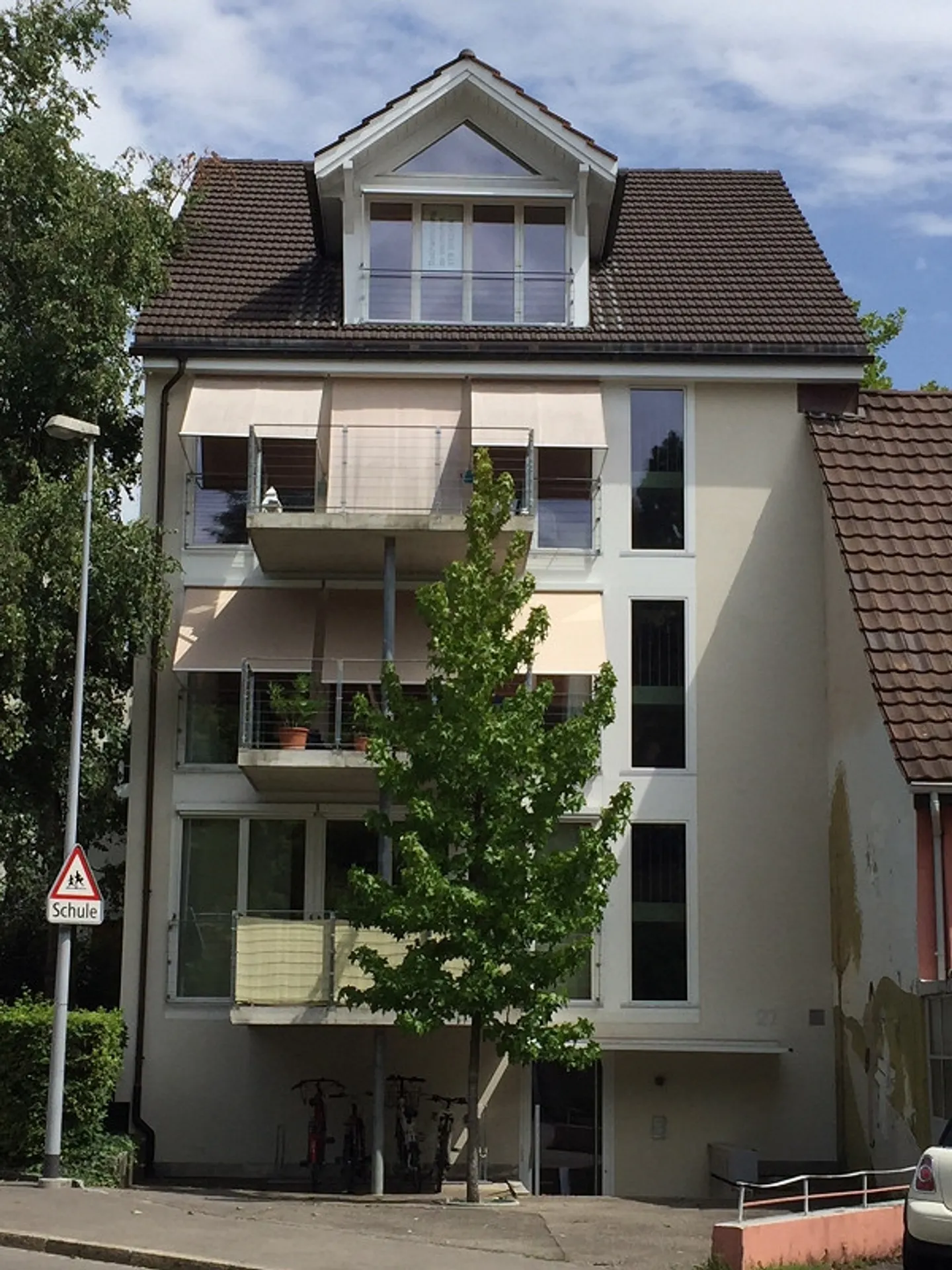 Eccezionale attico con 3 camere nel centro di Binningen - Foto 12 di 12