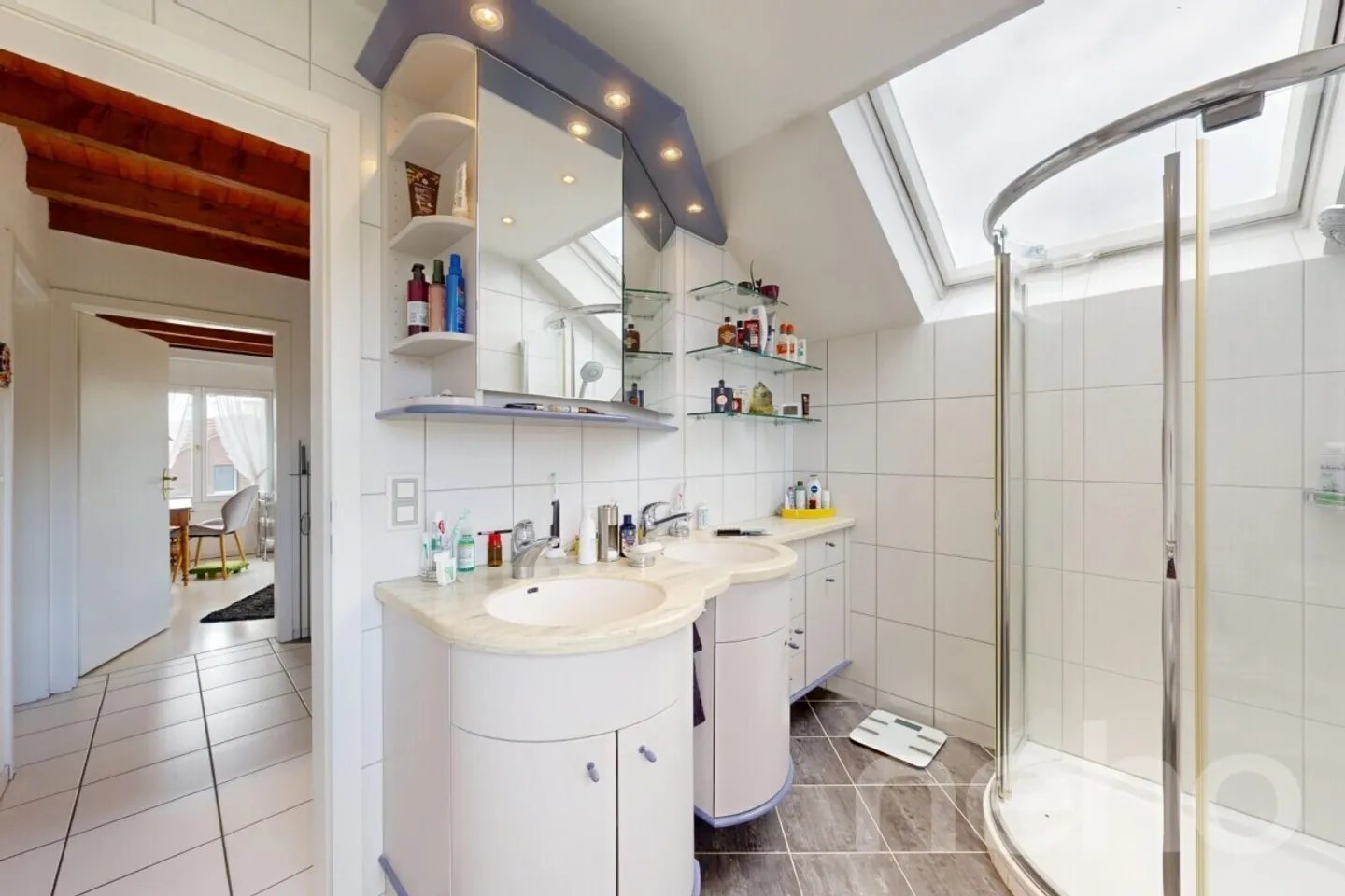 Casa unifamiliare di 5,5 stanze in una posizione tranquilla a Wittenbach - Foto 8 di 13