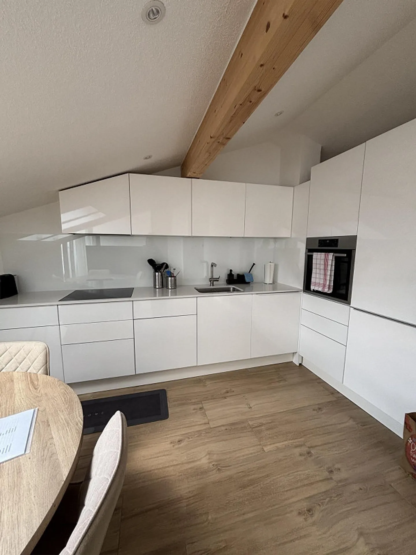 Cercasi nuovo inquilino per appartamento di 2,5 stanze - Foto 1 di 13