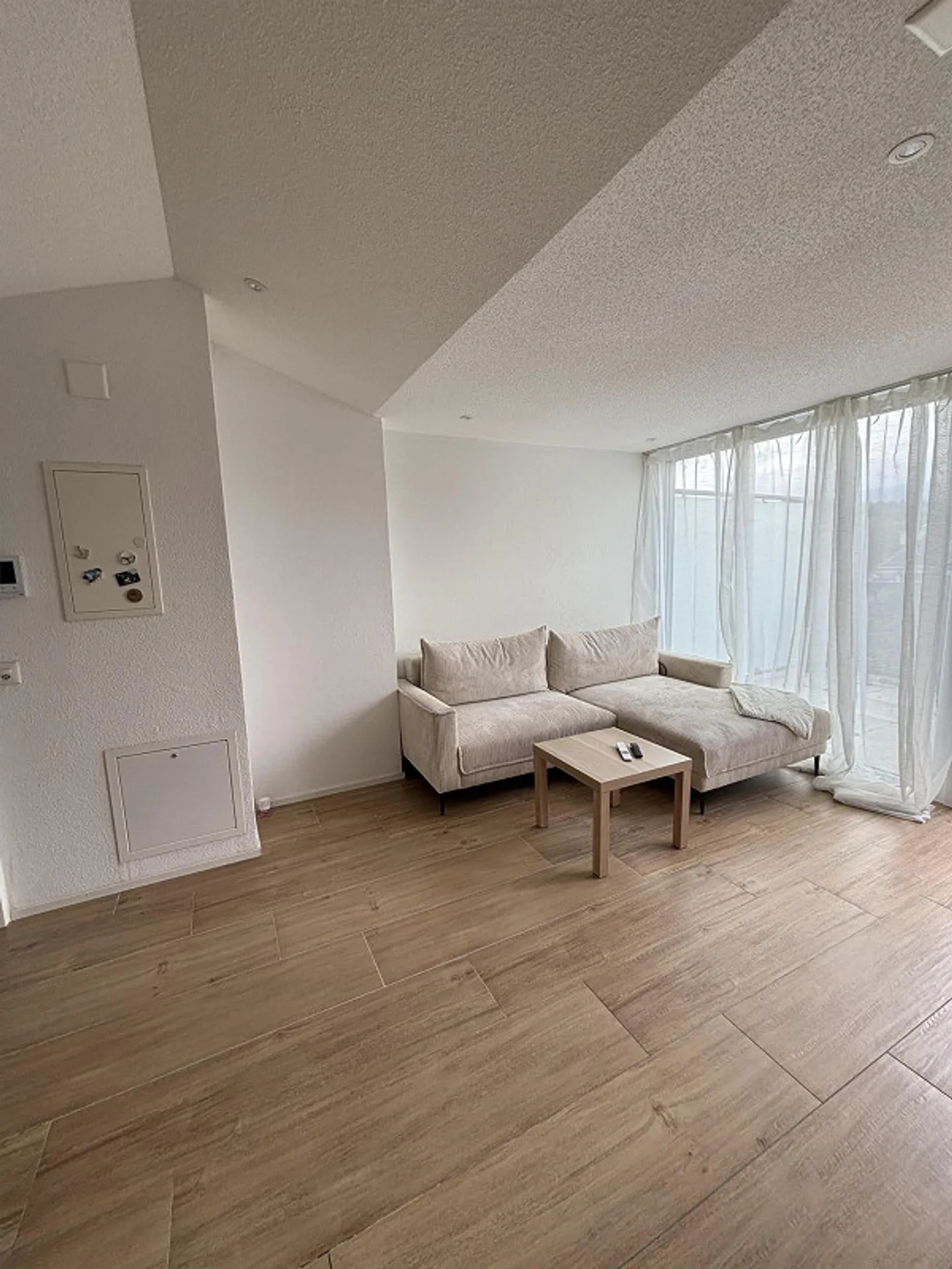 Cercasi nuovo inquilino per appartamento di 2,5 stanze - Foto 3 di 13