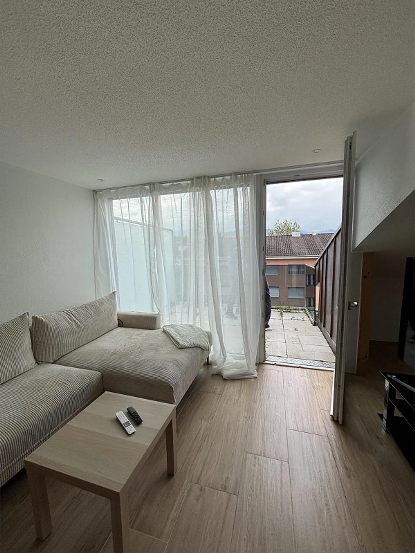 Cercasi nuovo inquilino per appartamento di 2,5 stanze - Foto 4 di 13