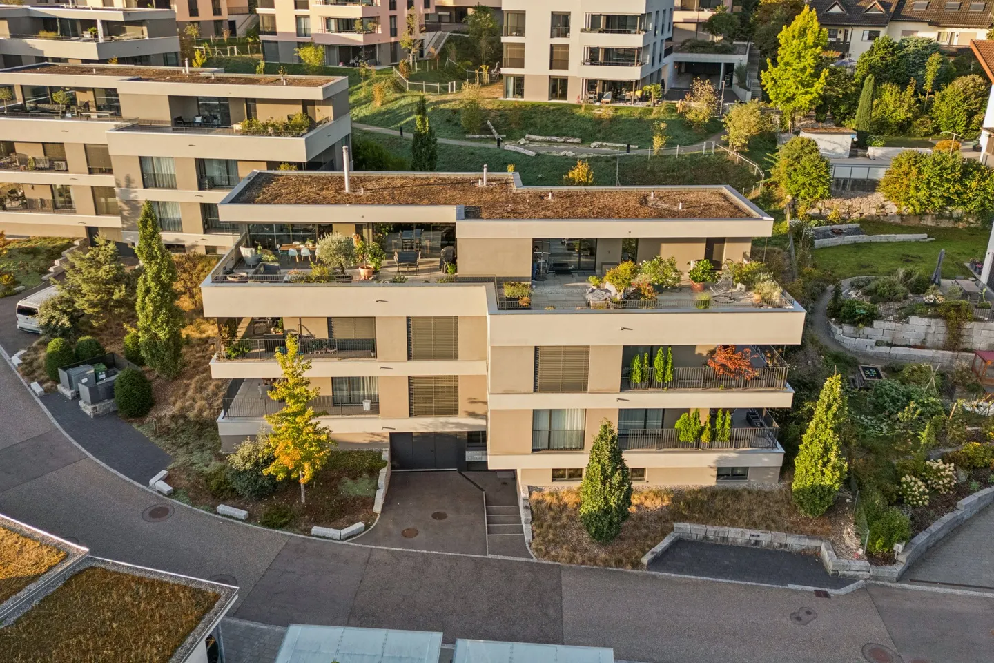 Exclusive 4.5-room penthouse with a view and privacy - Photo 2 of 6