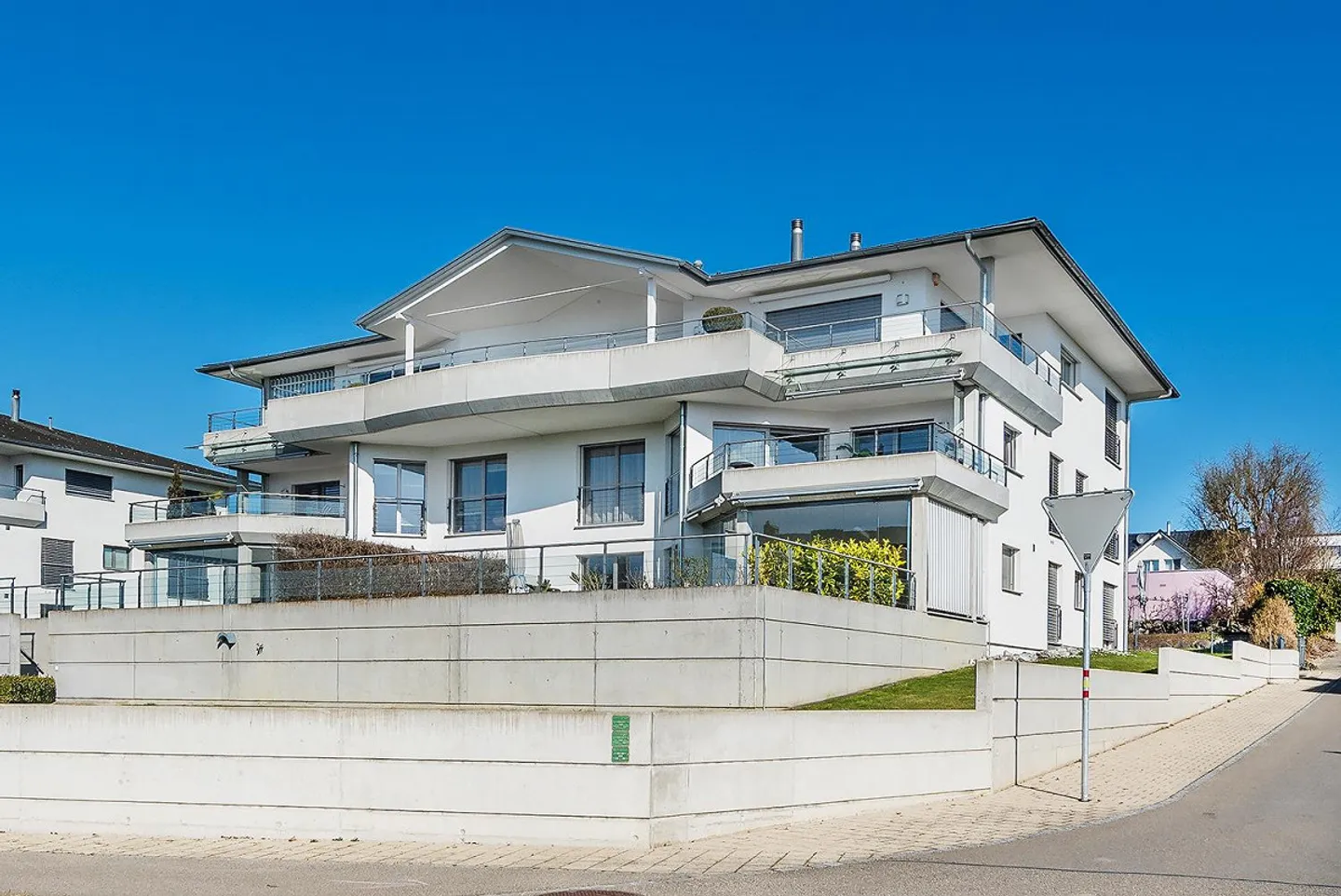 Vivere ad un alto livello in una posizione soleggiata vicino al Lago di Costanza? - Foto 2 di 27