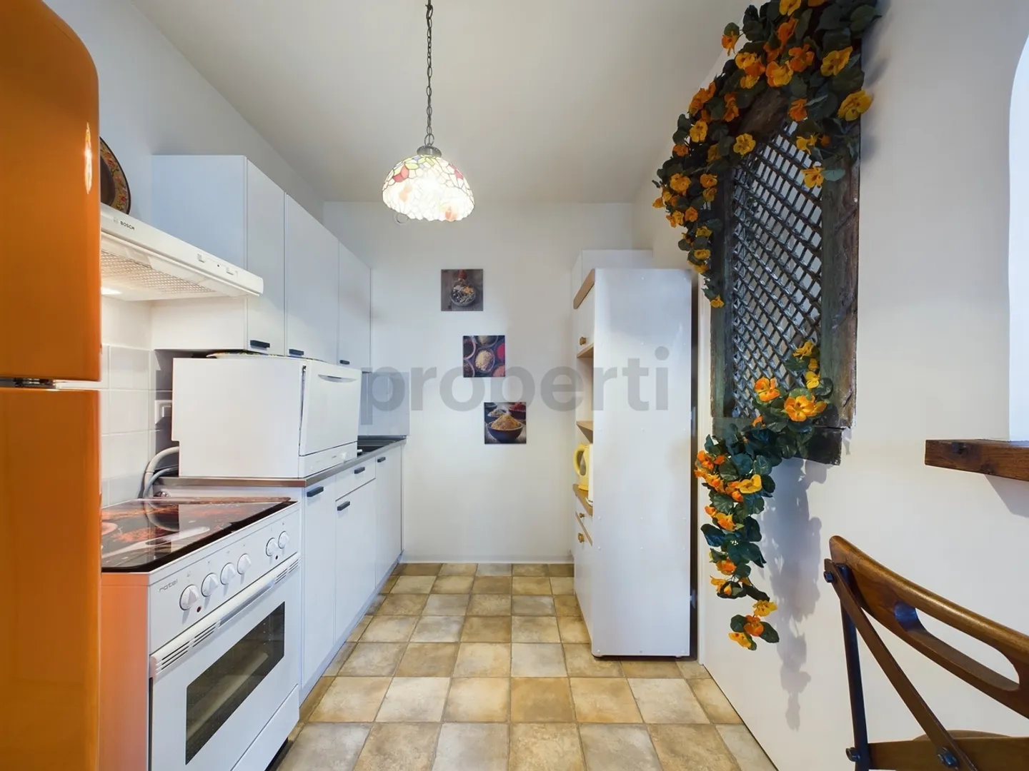 4 Zimmer renoviert in erhöhtem Stockwerk mit Wintergarten und Ausblicken der Ausnahme - Photo 5 sur 13