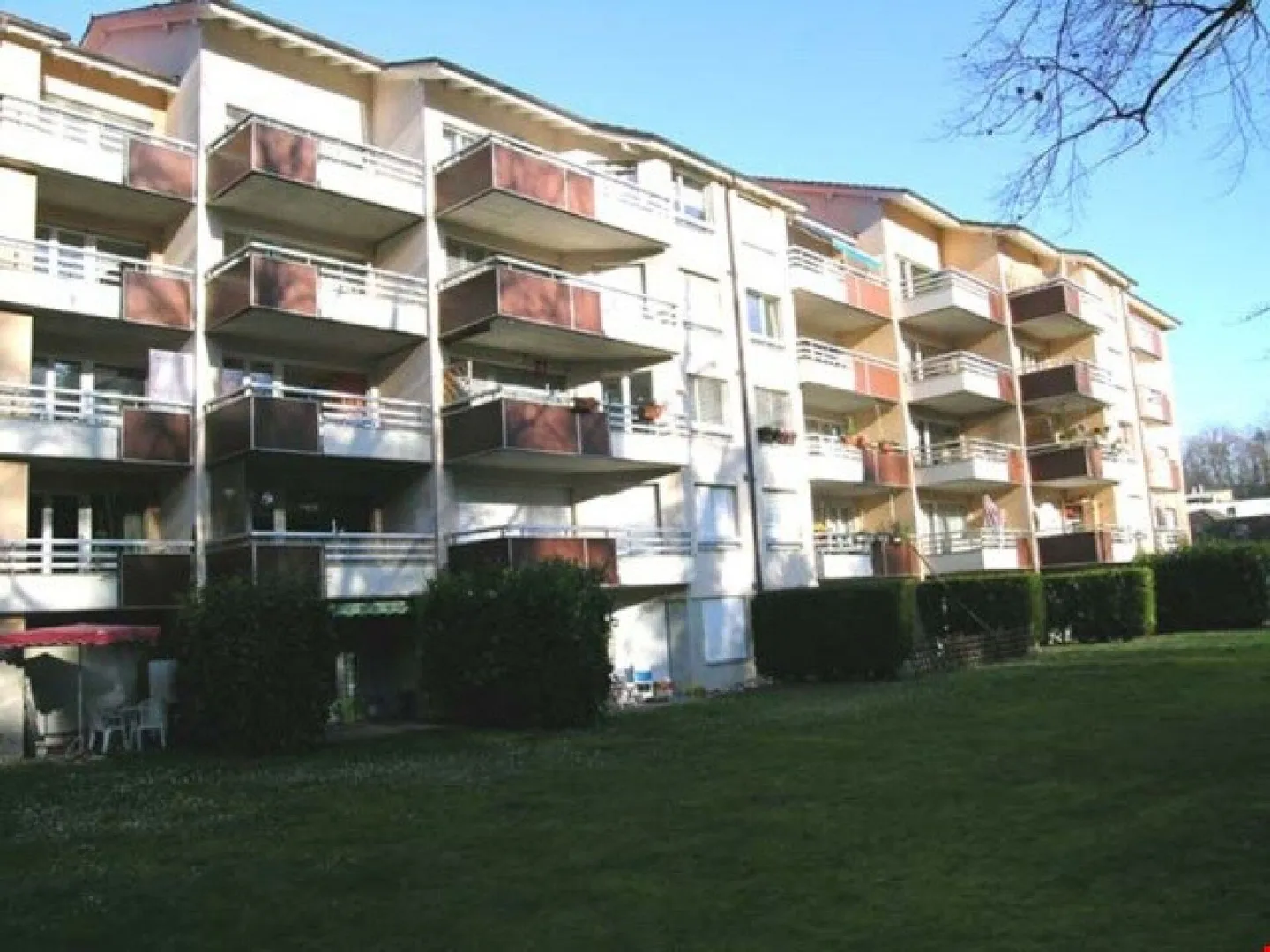 Beautiful 3.5-room apartment close to the Areuse! - Photo 2 of 2