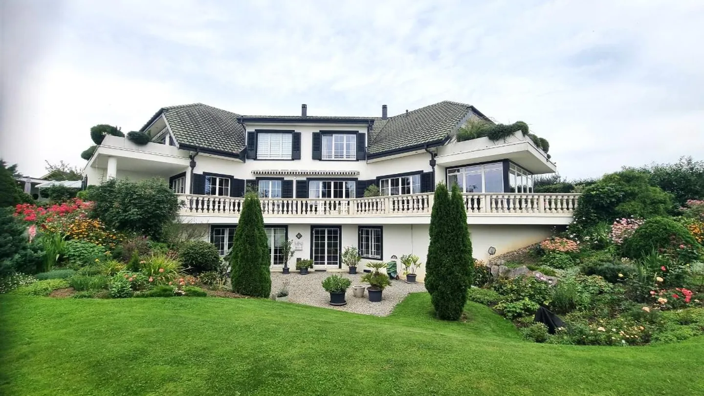 15 Room Villa - Photo 1 of 5