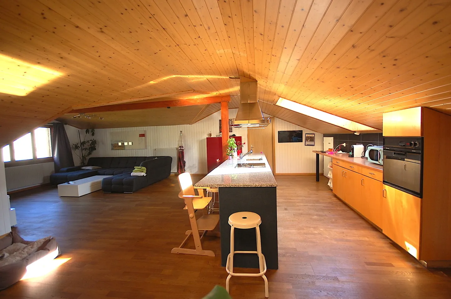 Spacious Duplex Apartments - Photo 15 of 26