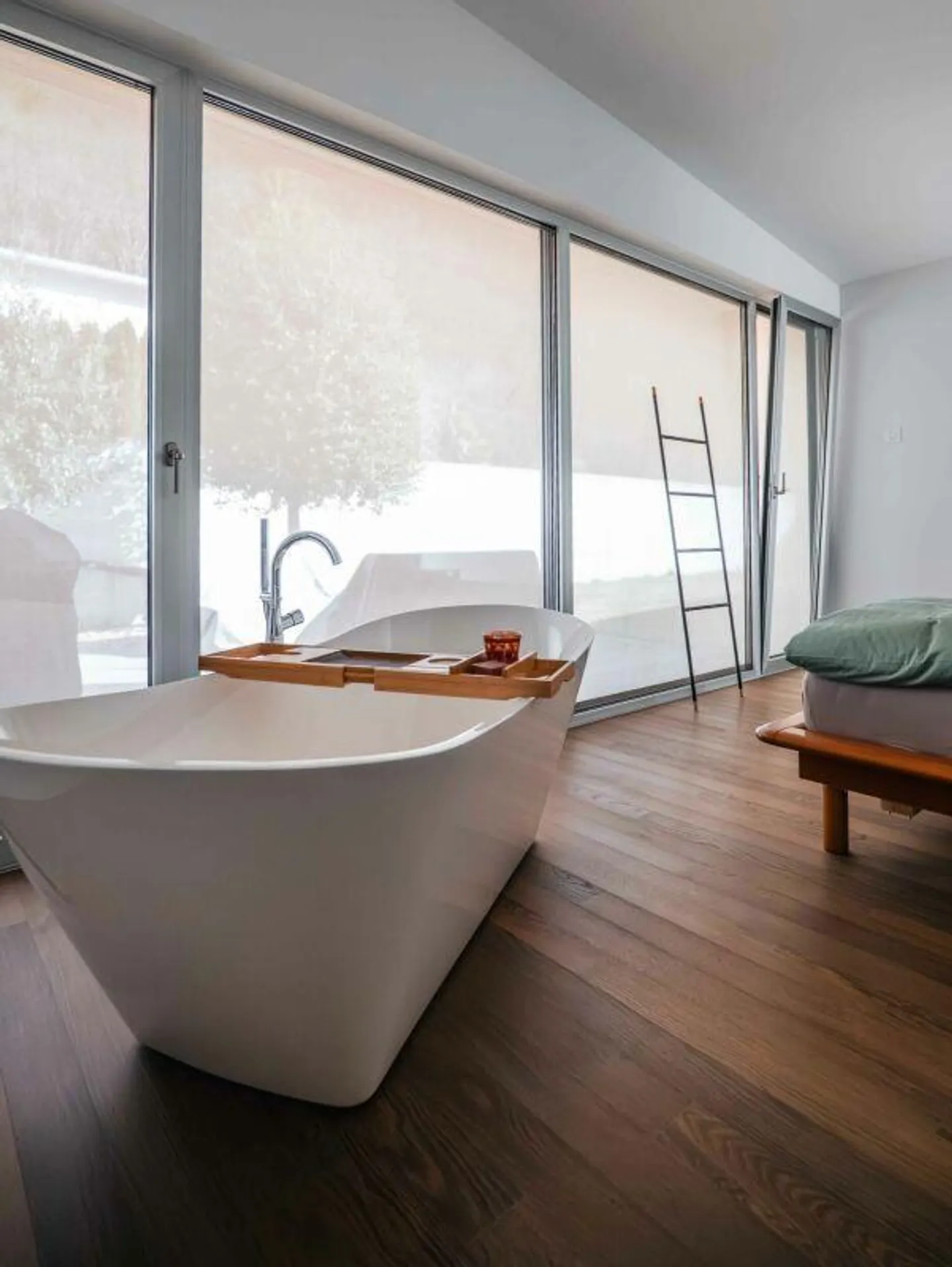 Modern and spacious 5.5-room villa in a quiet location in Cresciano - Photo 14 of 30
