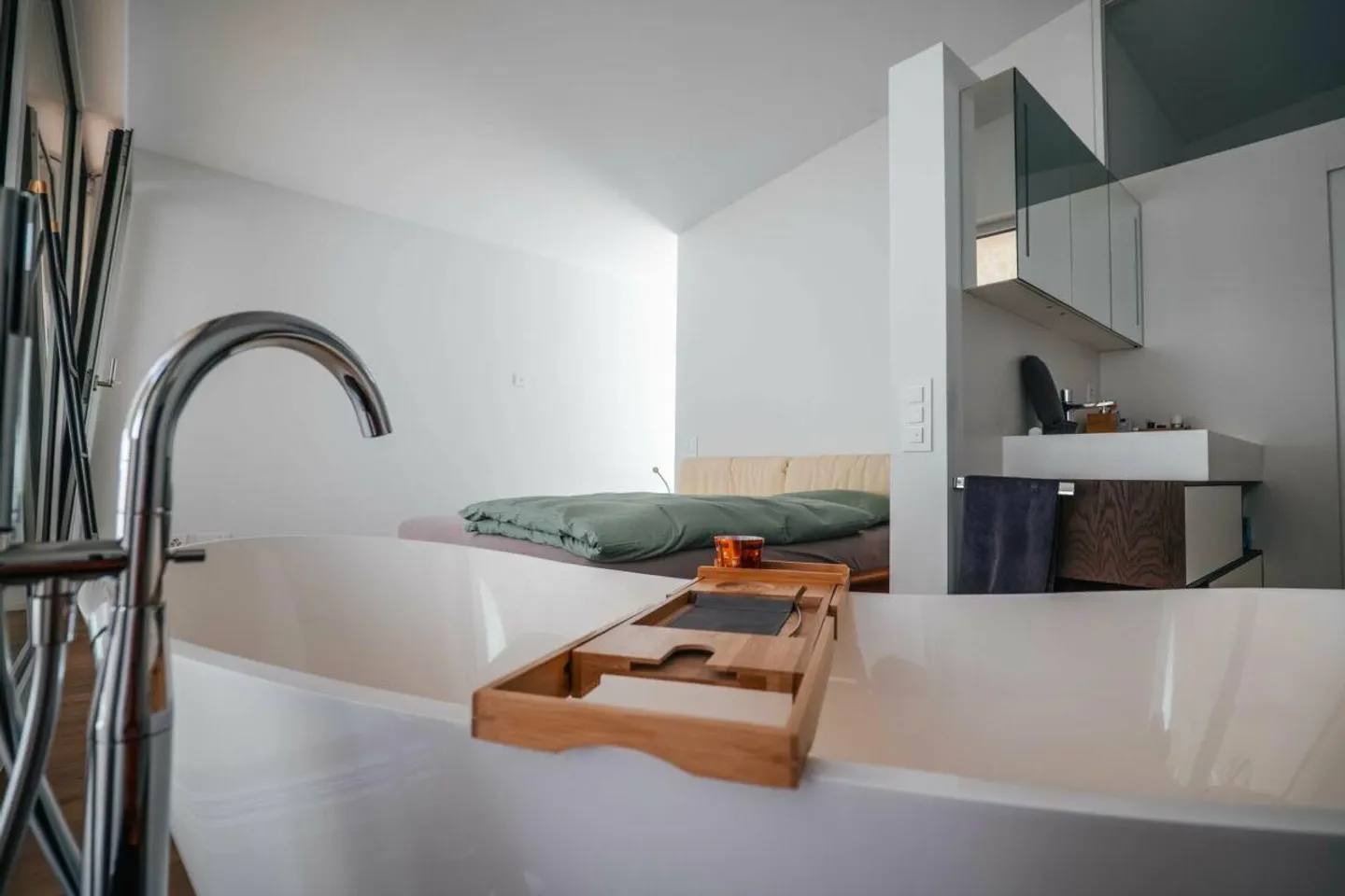 Modern and spacious 5.5-room villa in a quiet location in Cresciano - Photo 10 of 30