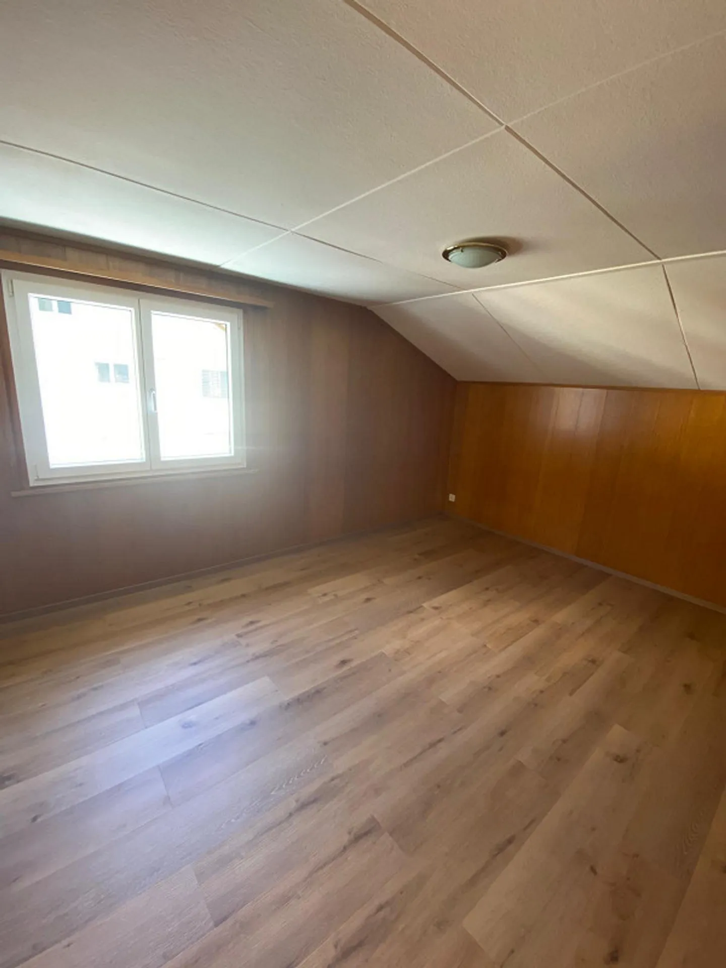 Quietly located 2.5 room apartment - Photo 2 of 8