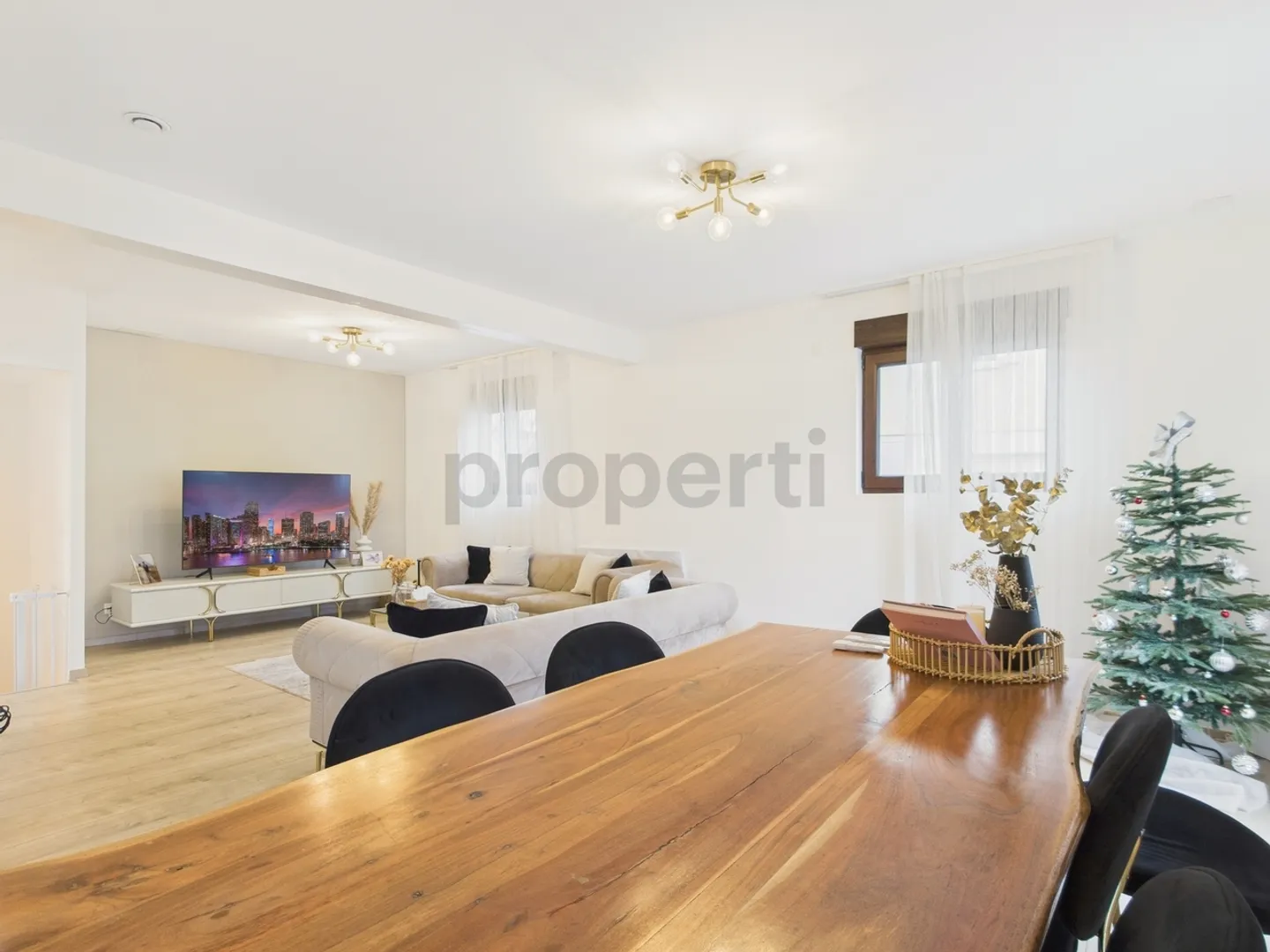 Modern terraced house with 4.5 rooms in Saint-Aubin FR - Photo 1 of 12