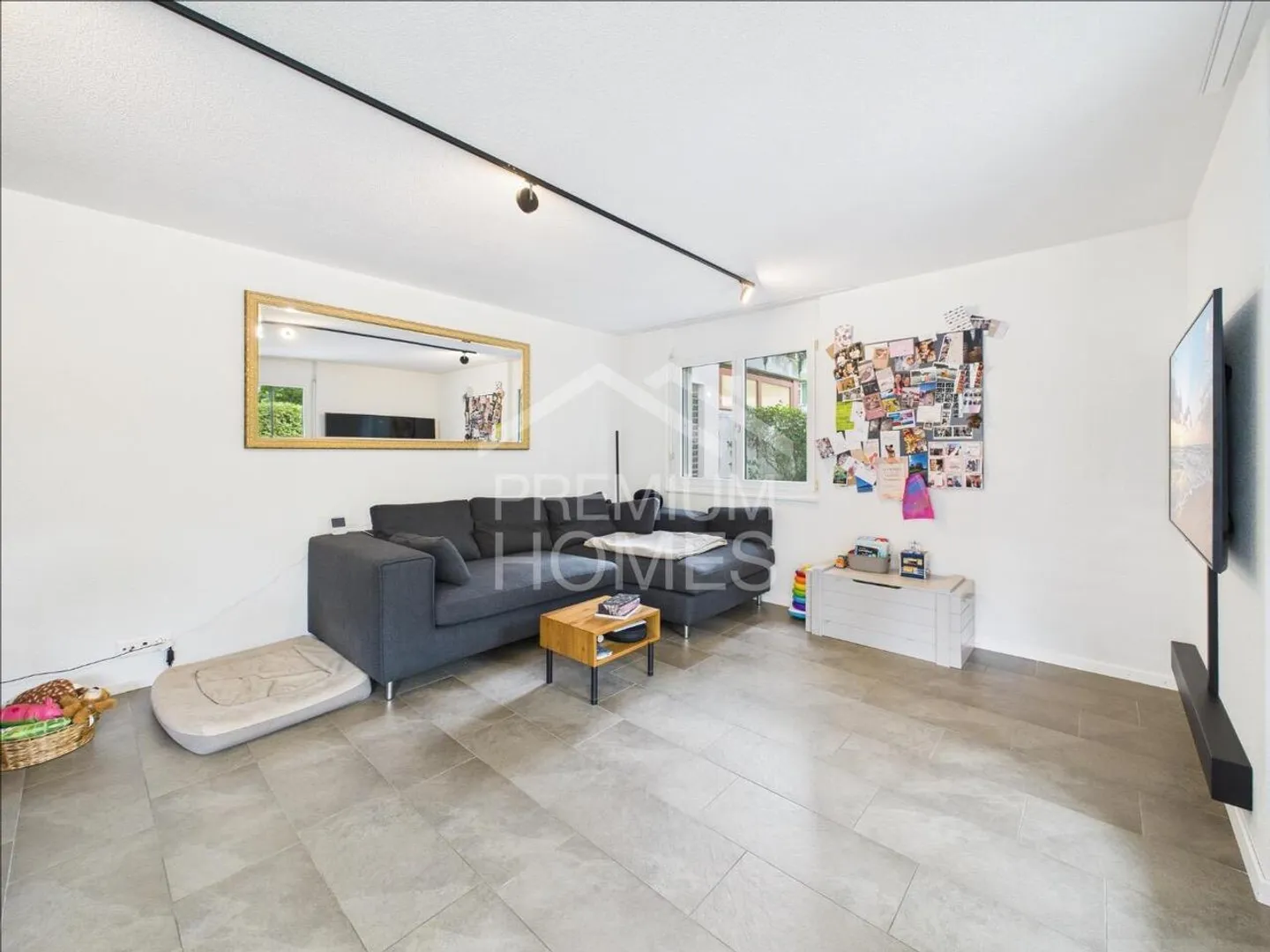 Your Triplex Oasis with Private Garden - Photo 5 of 13
