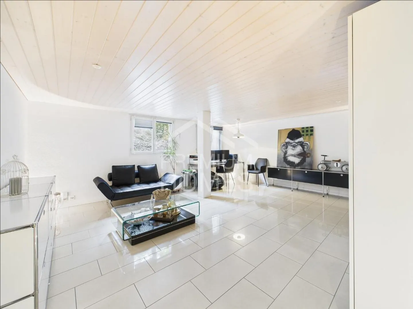 Your Triplex Oasis with Private Garden - Photo 6 of 13
