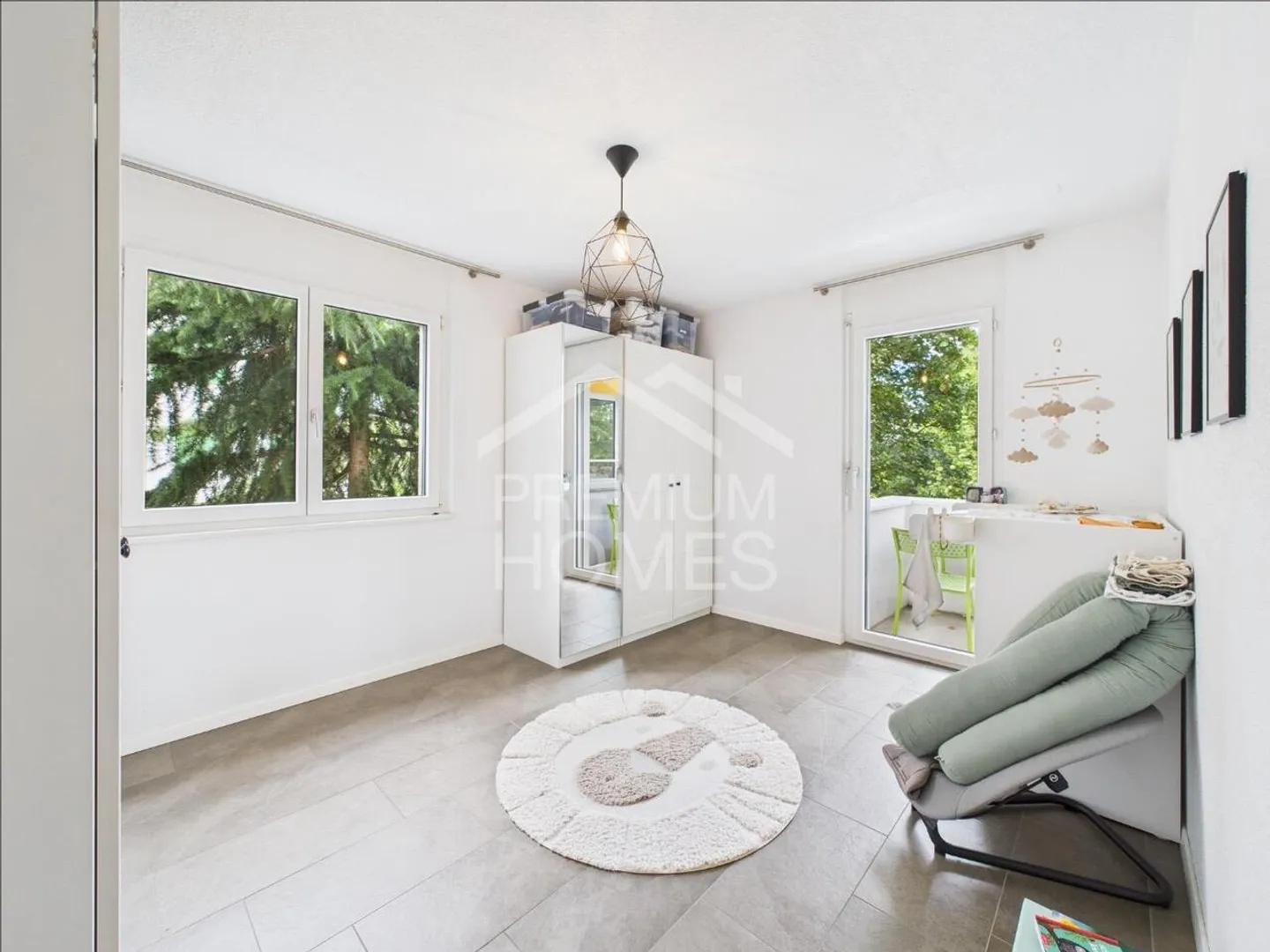 Your Triplex Oasis with Private Garden - Photo 8 of 13