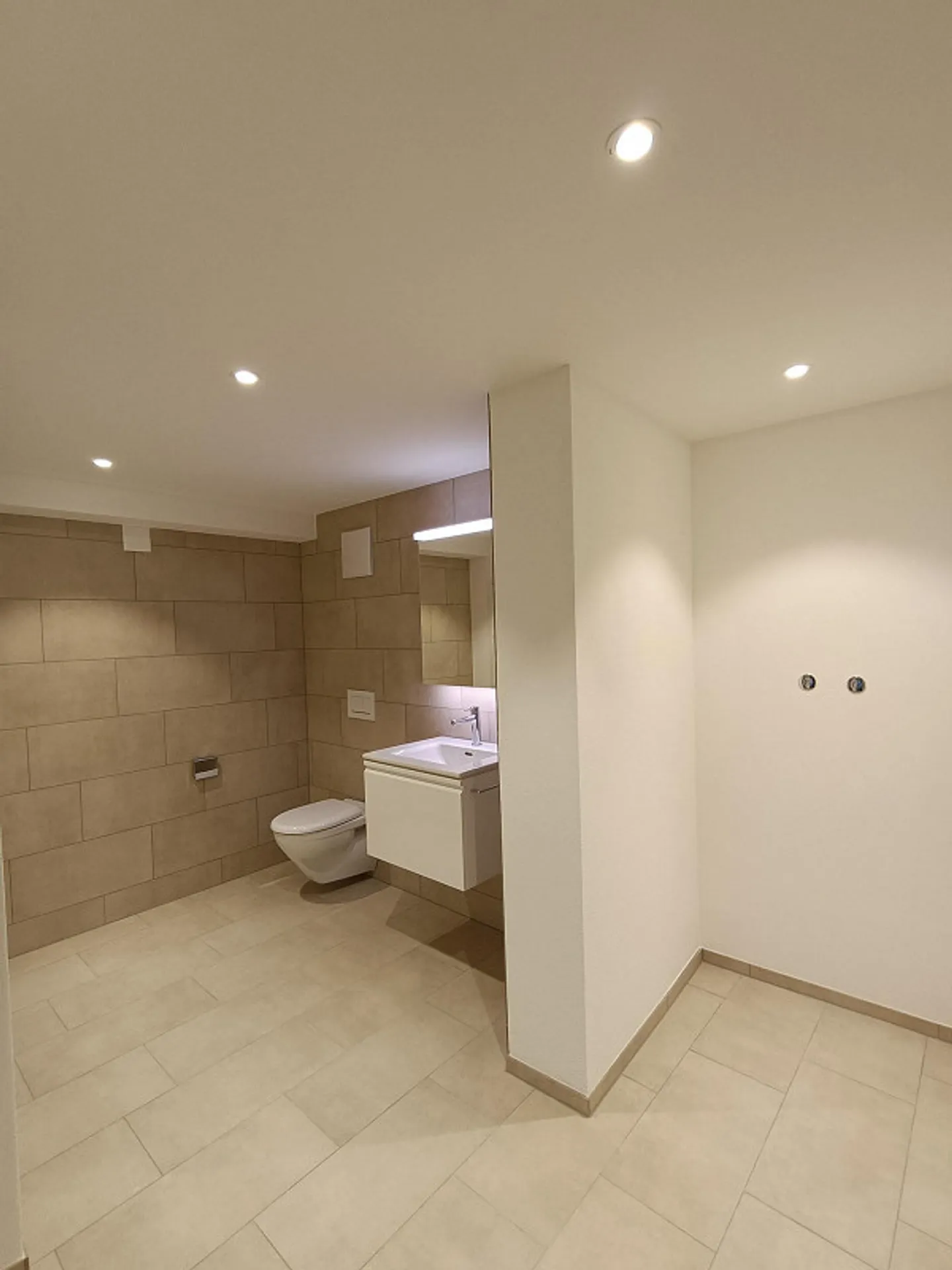 Commercial space with forecourt in a preferred location in a historic building - Photo 3 of 6