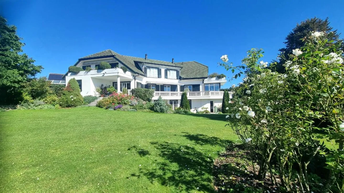 15 Room Villa - Photo 4 of 5