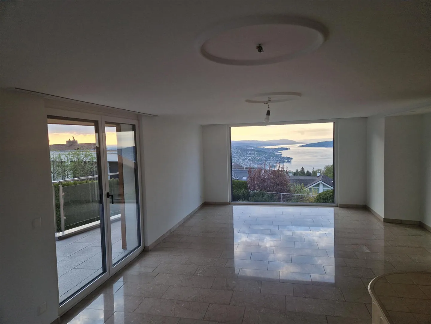 Appartamento esclusivo con vista mozzafiato nel villaggio di Feusisberg - Foto 12 di 26