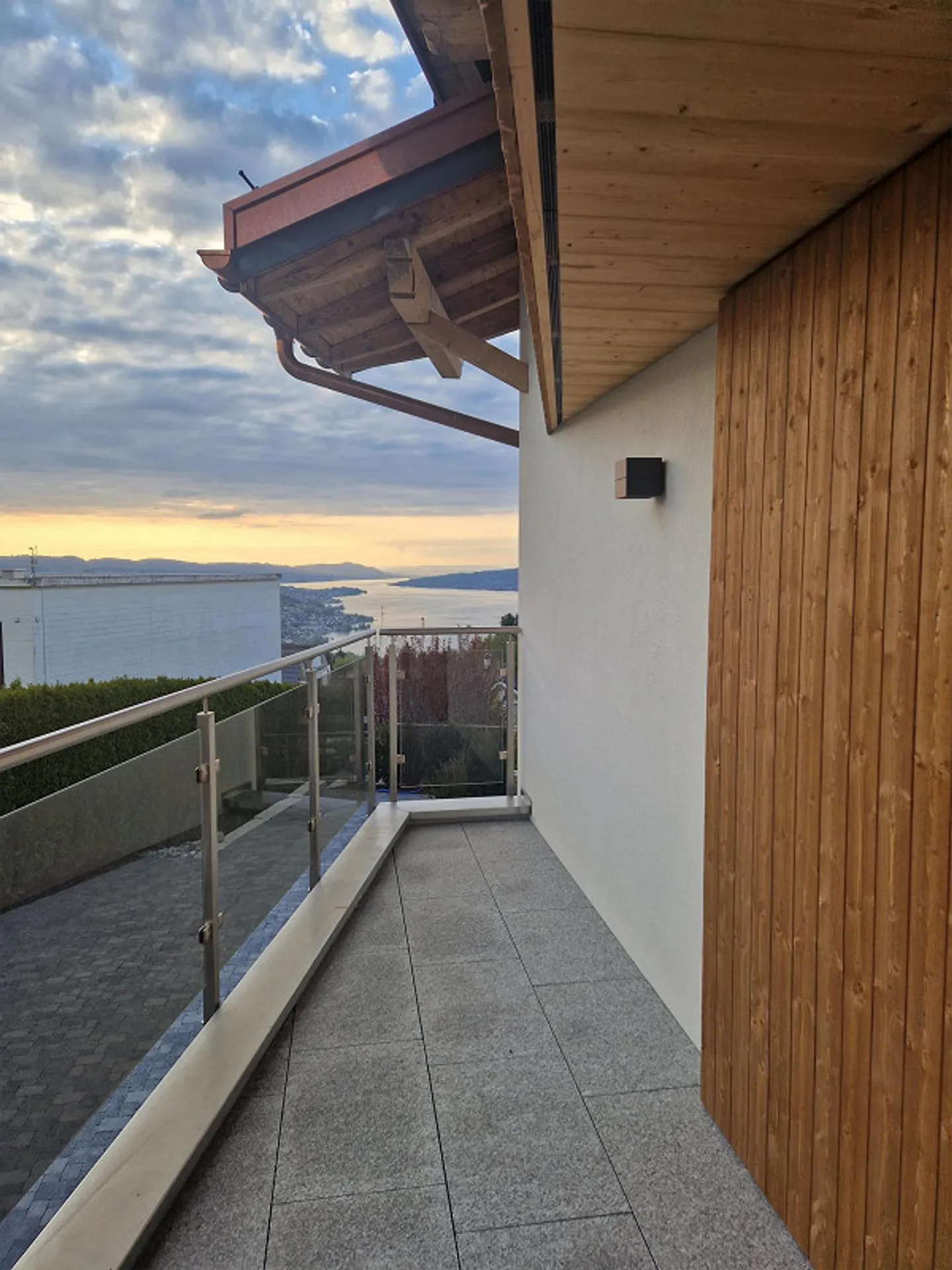 Appartamento esclusivo con vista mozzafiato nel villaggio di Feusisberg - Foto 5 di 26