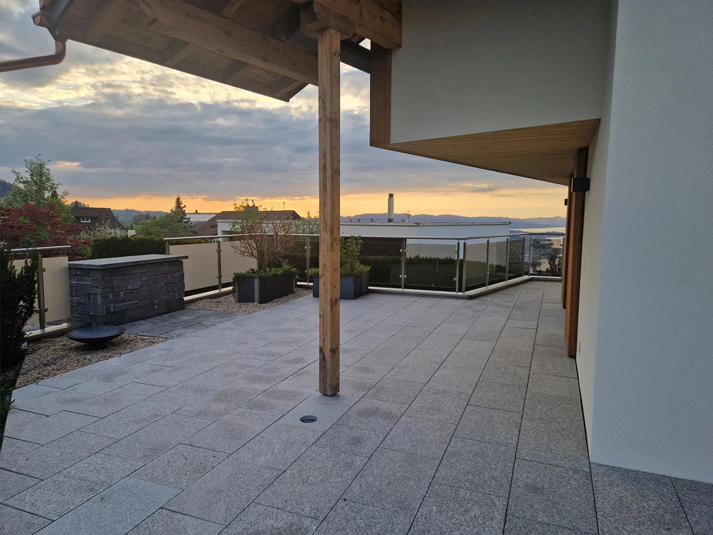 Appartamento esclusivo con vista mozzafiato nel villaggio di Feusisberg - Foto 8 di 26
