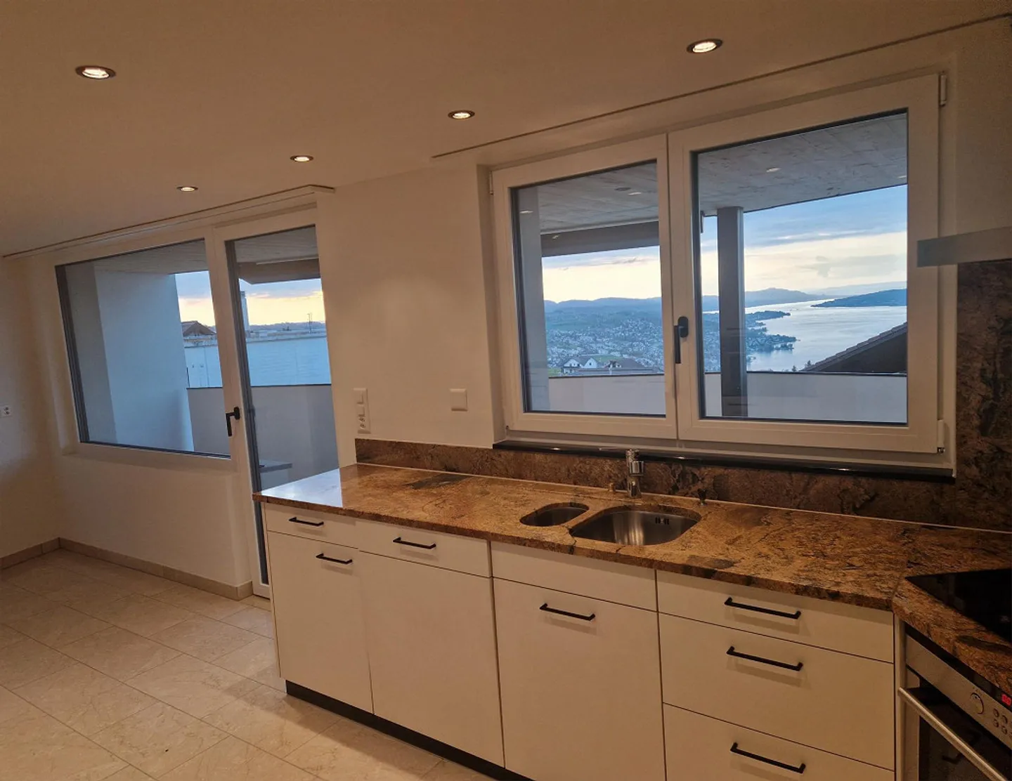 Appartamento esclusivo con vista mozzafiato nel villaggio di Feusisberg - Foto 24 di 26
