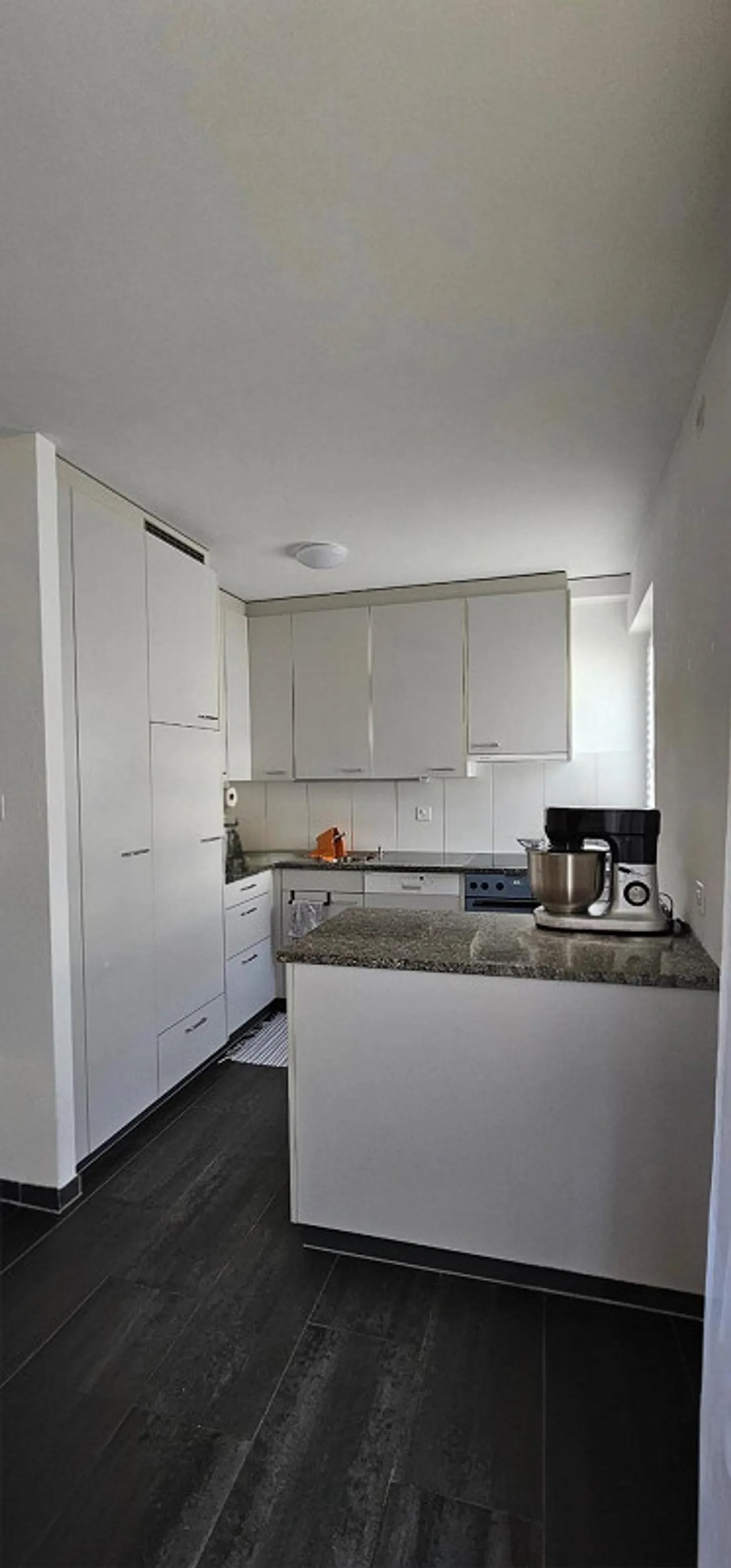Attraktive, günstige Wohnung zu vermieten - Foto 1 von 9