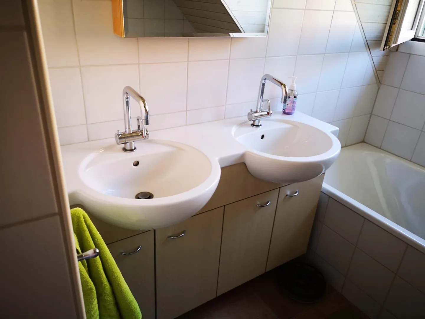 Charmantes 5.5-Zimmer-Doppeleinfamilienhaus in Rumlikon - Photo 10 of 12