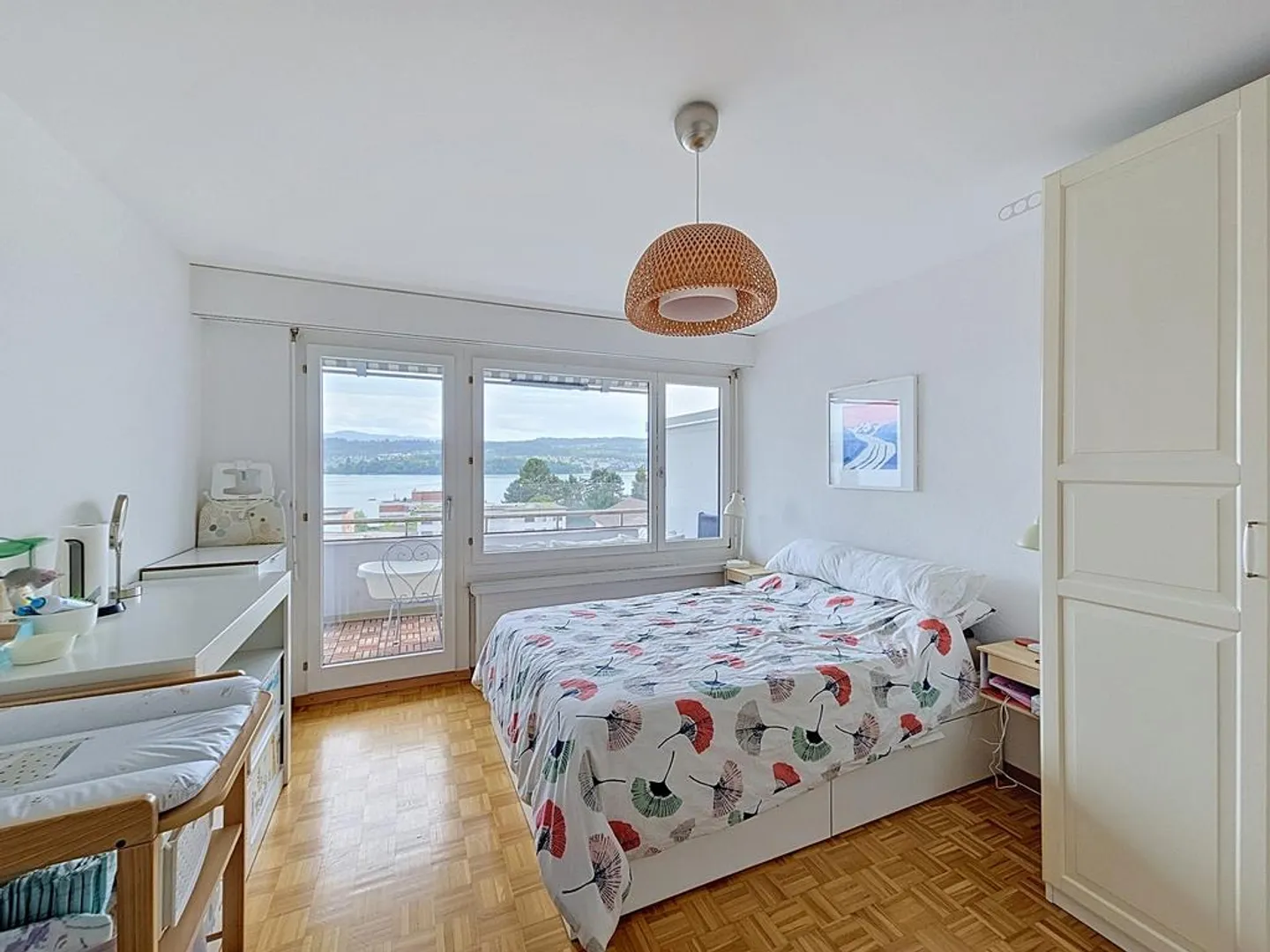 4-room apartment with stunning lake view in Meilen - Photo 5 of 6