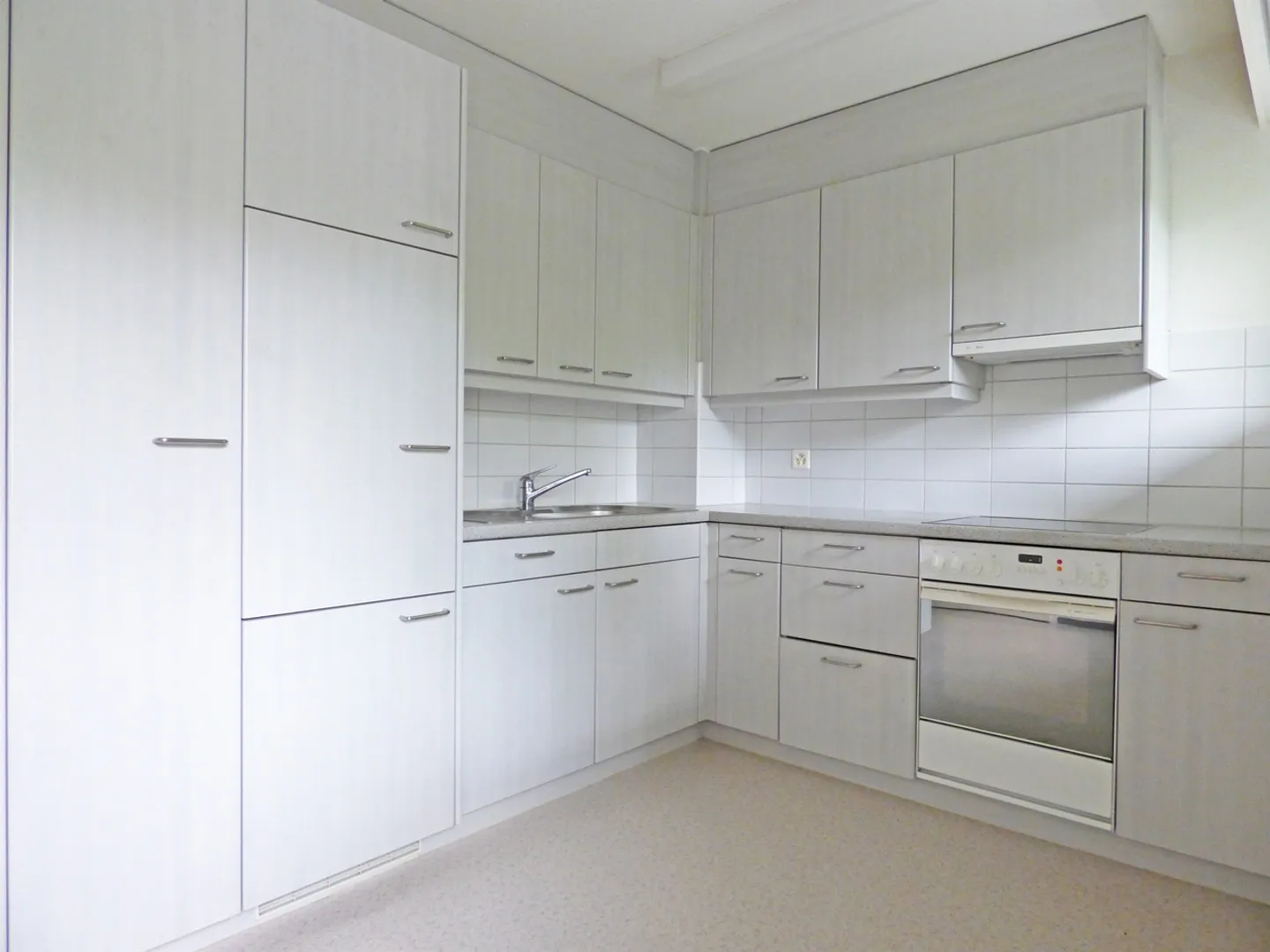 Bright apartment in a green location! - Photo 6 of 7
