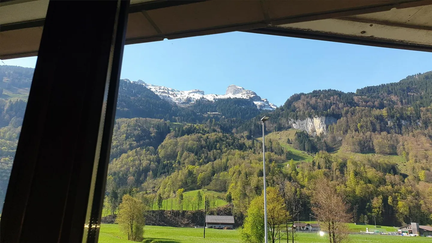 Appartamento affascinante 4.5 stanze, terrazza di 60 mq, vicino alla natura, privacy - Foto 8 di 12