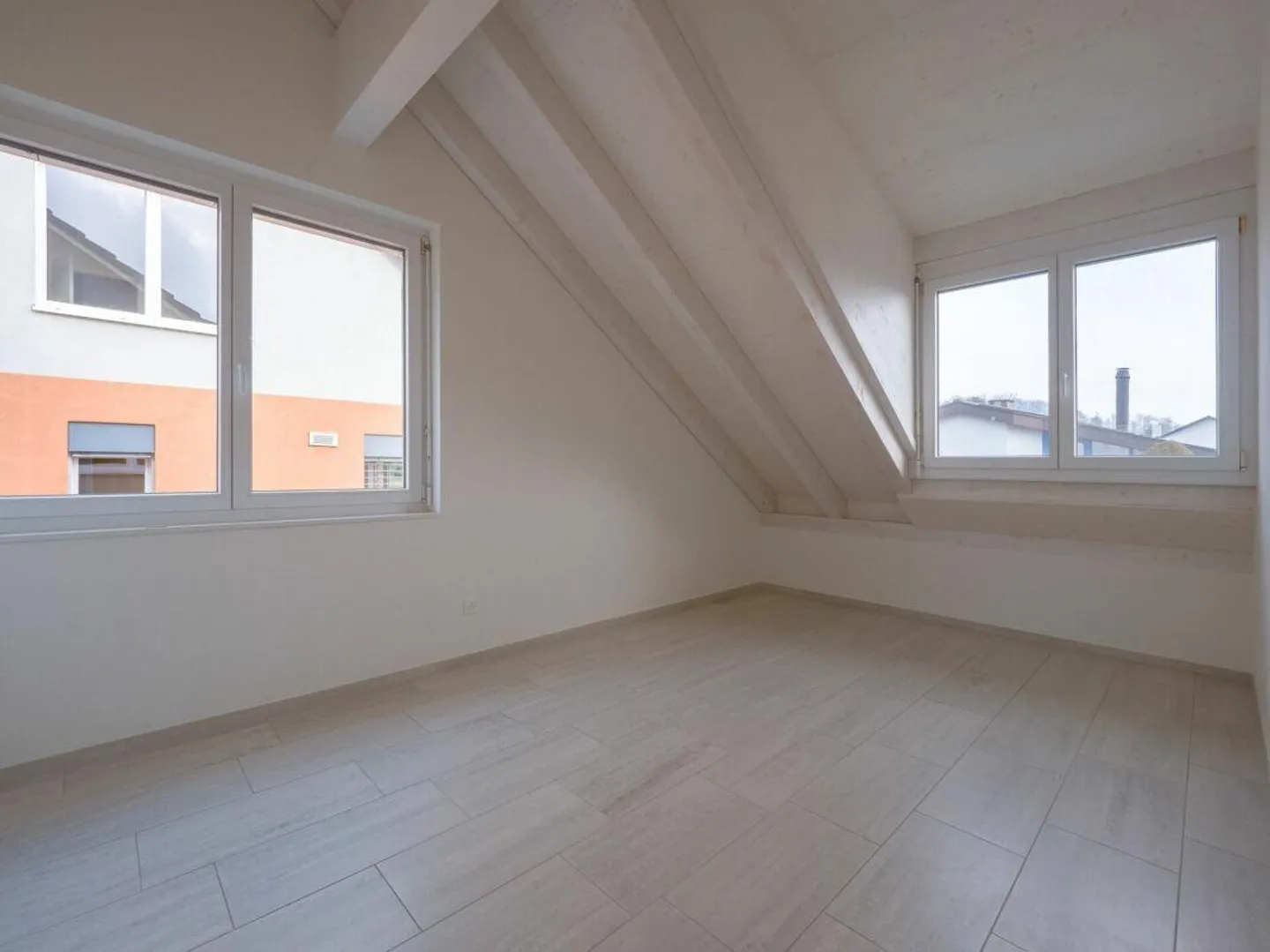 Maison d'angle moderne de 4,5 pièces avec beaucoup d'espace - Photo 7 sur 13