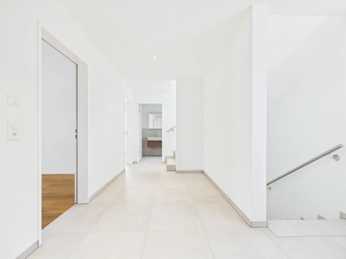 Modernes Familienhaus mit Weitblick - Foto 9 von 16