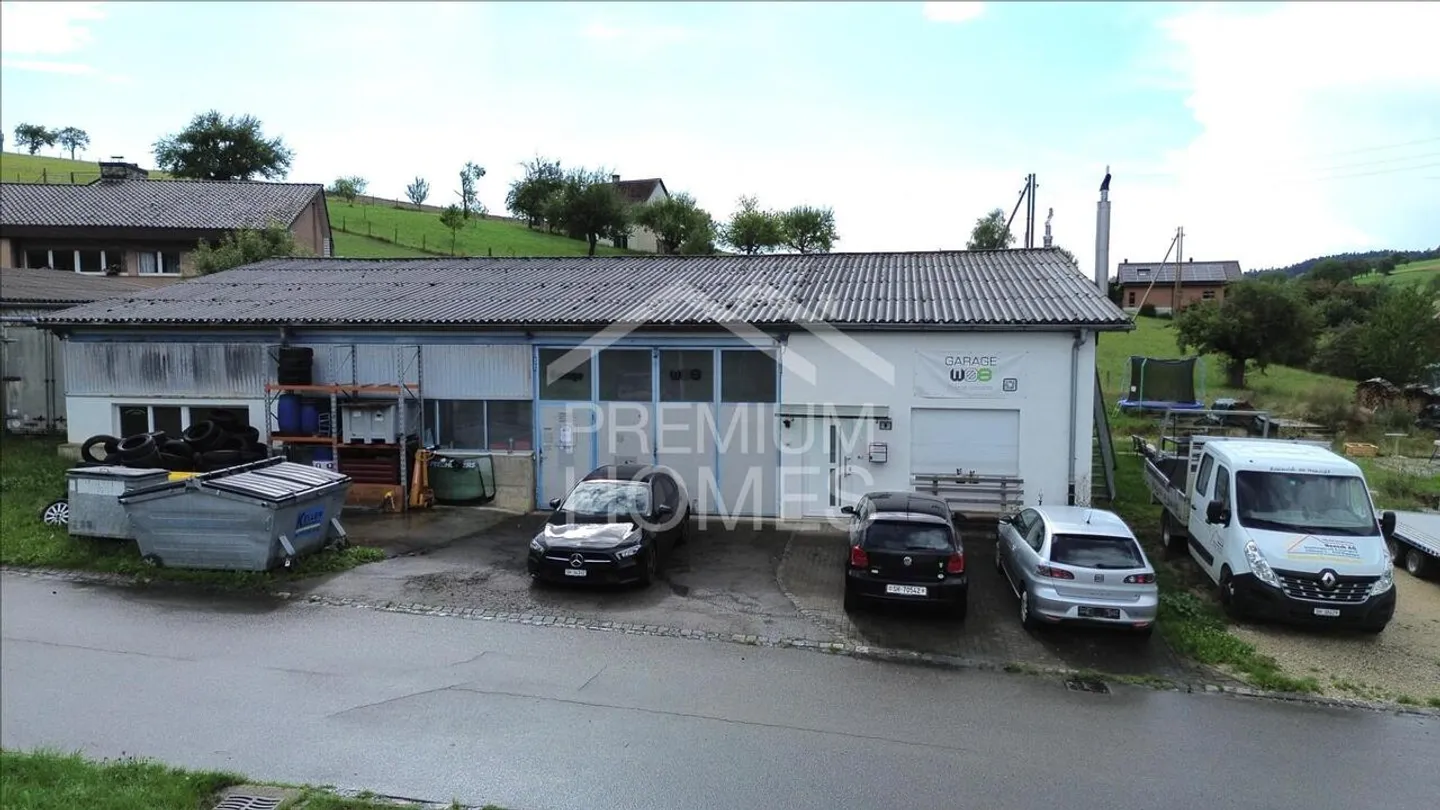 Pensa in grande - Casa unifamiliare con laboratorio, molto terreno e potenziale - Foto 2 di 4
