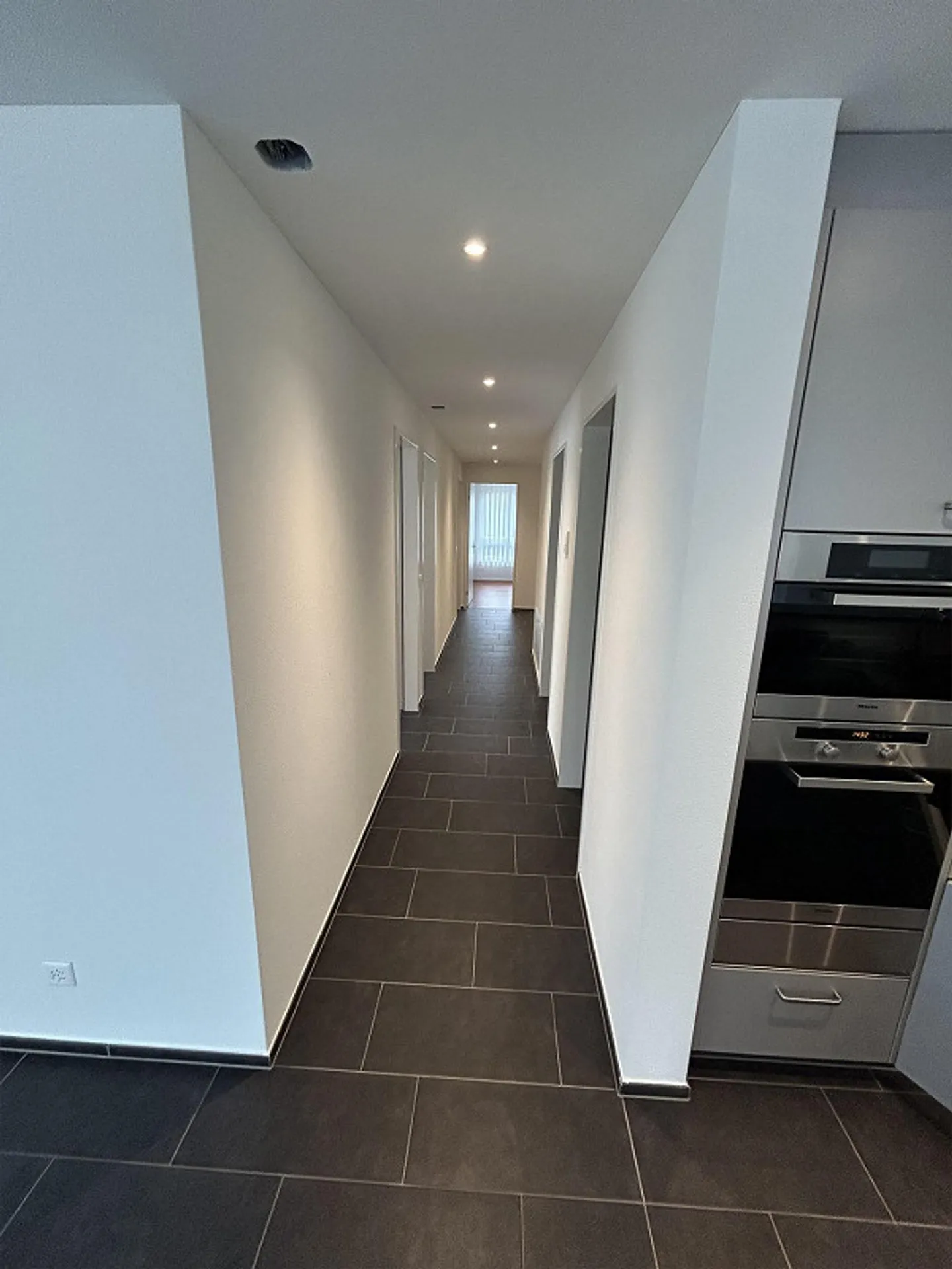 Grosszügige 5.5-Zimmer Wohnung in Ibach - Foto 2 von 17