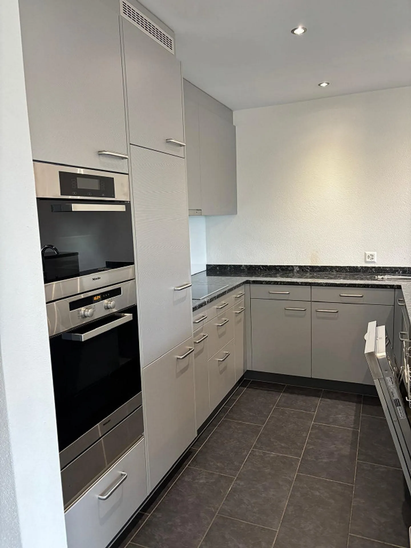 Grosszügige 5.5-Zimmer Wohnung in Ibach - Foto 13 von 17