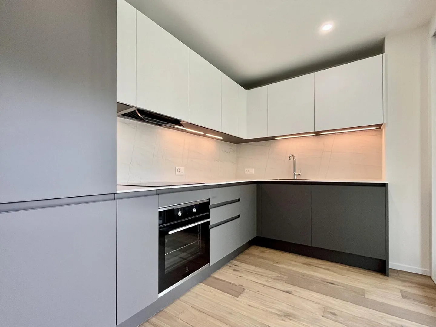 PREMIÈRE LOCATION - 3.5 PIÈCES AVEC DEUX SALLES DE BAINS À SORENGO - Photo 2 sur 10