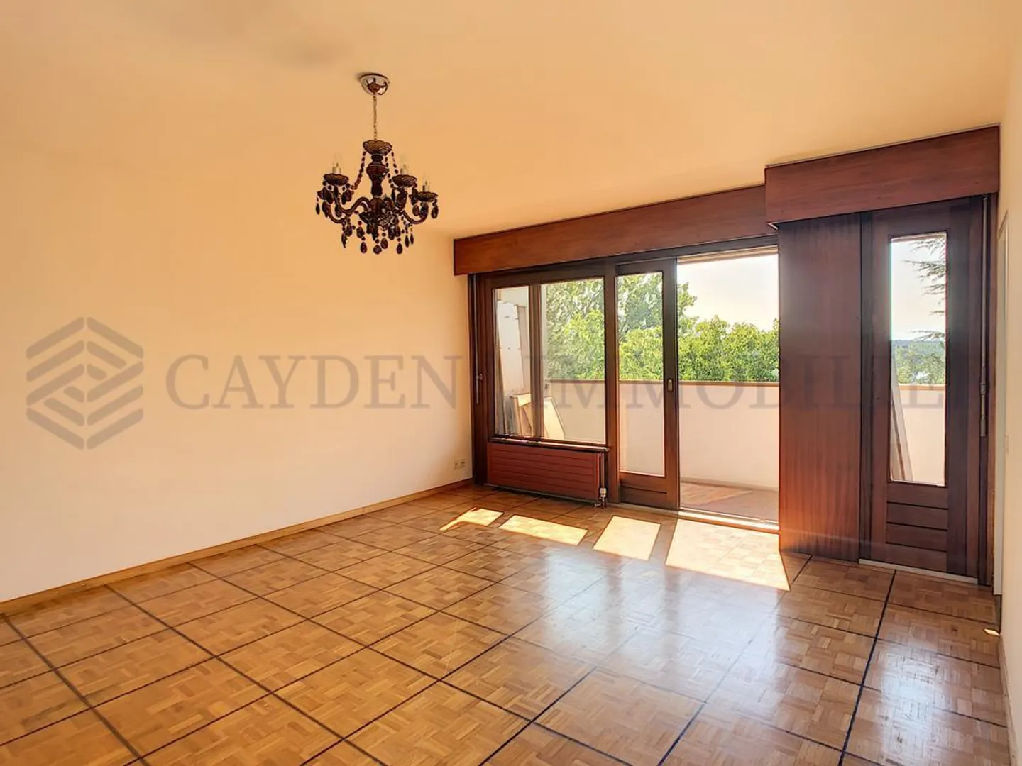 Charming Studio Apartment - Photo 3 of 7
