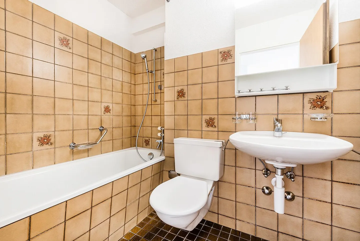 Living with a View - Photo 8 of 9