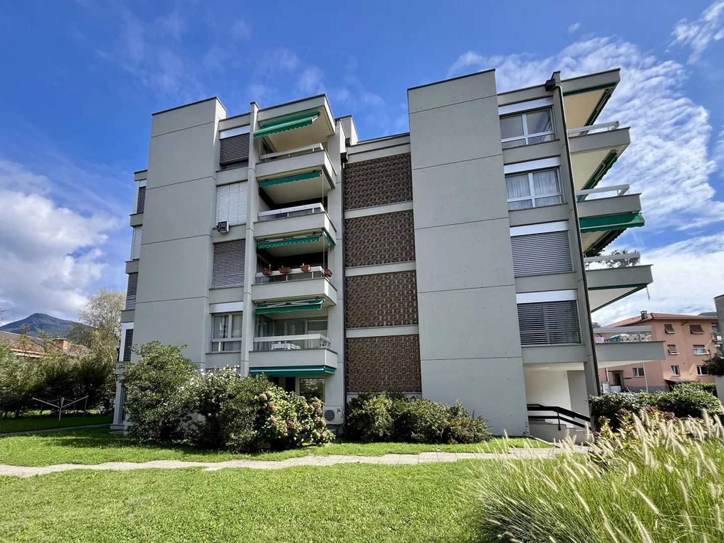 PREMIÈRE LOCATION - 3.5 PIÈCES AVEC DEUX SALLES DE BAINS À SORENGO - Photo 9 sur 10