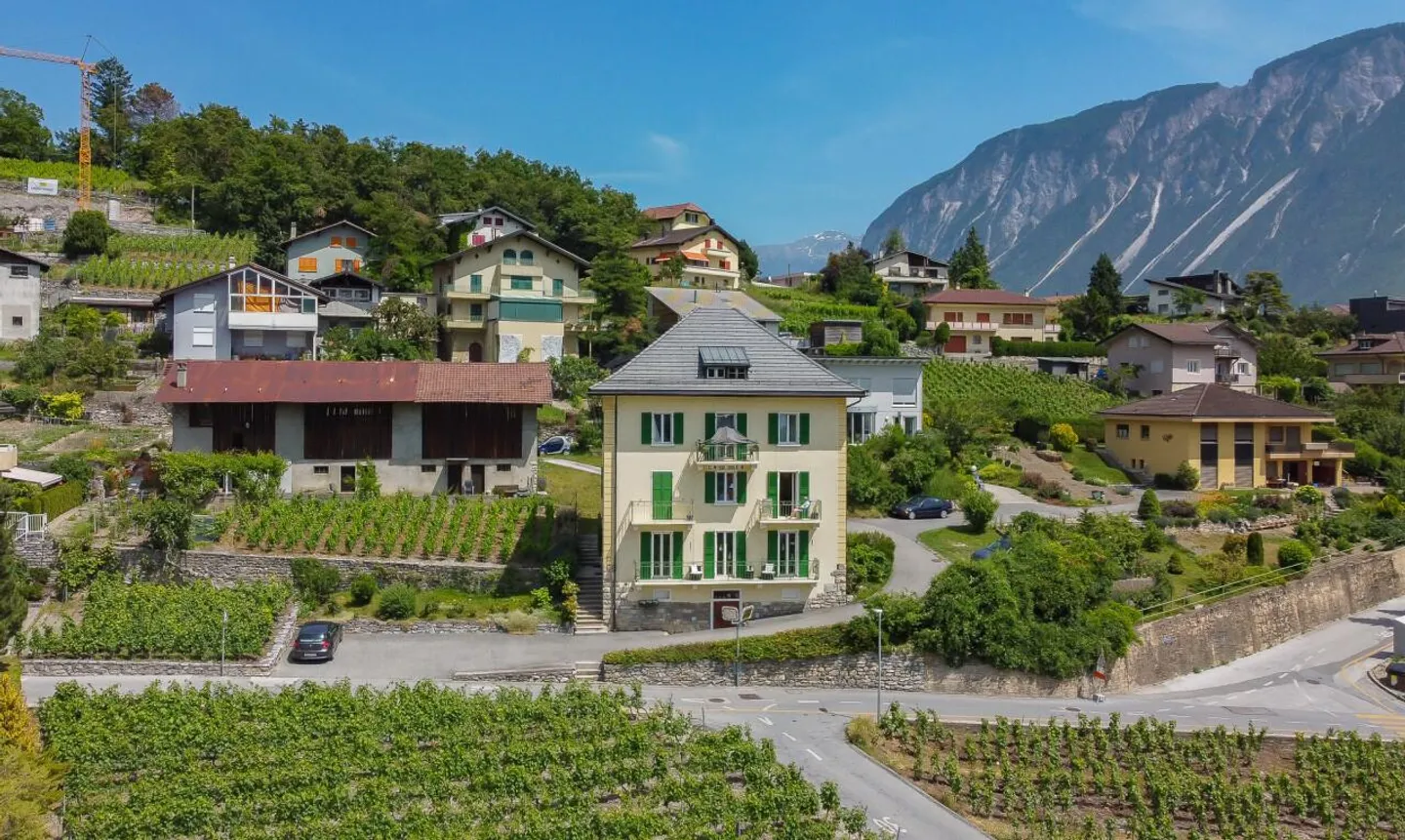Bellissimo appartamento a Miège - Foto 2 di 11