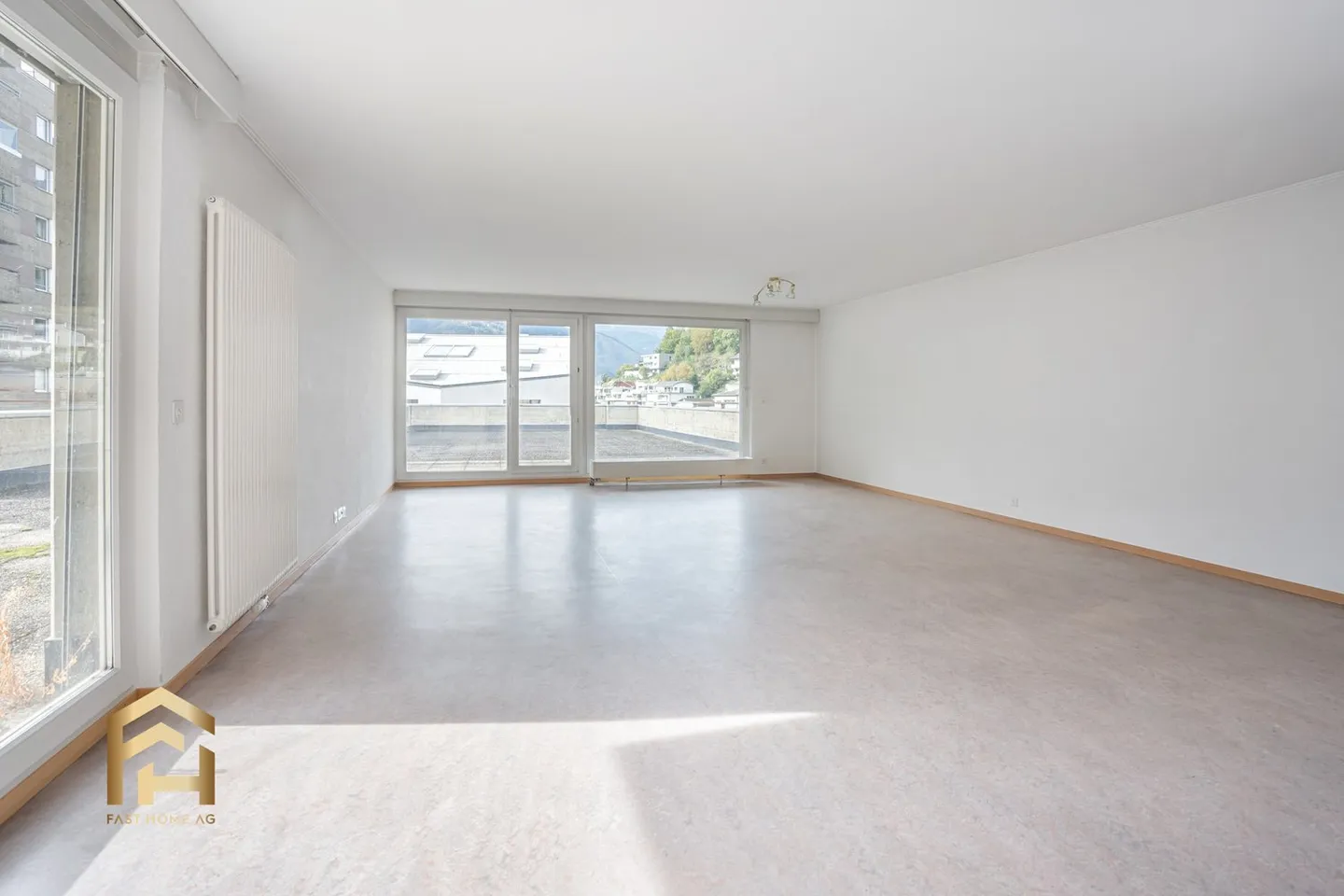 Penthouse apartment with large terrace in the heart of Naters - Photo 3 of 13