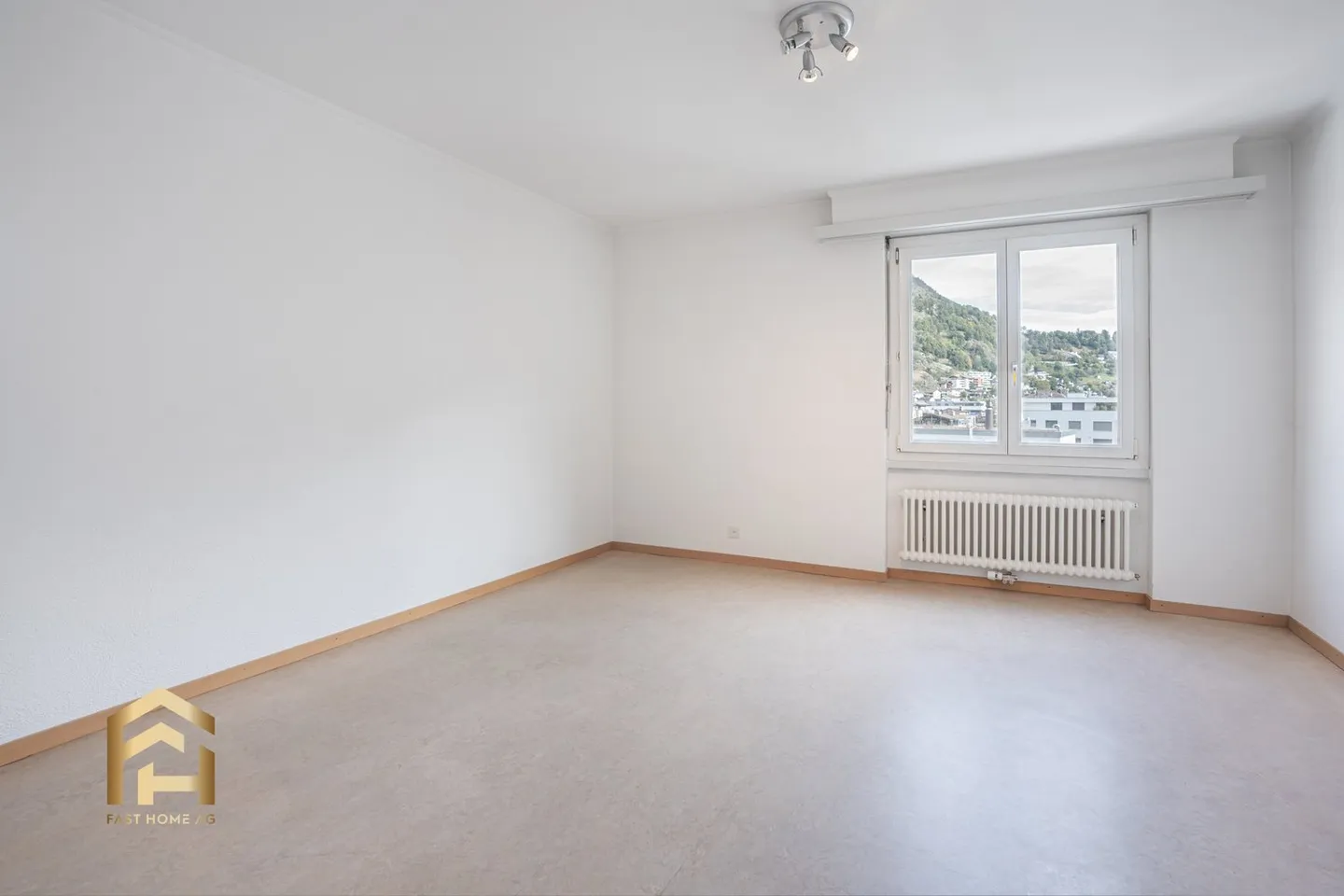 Penthouse apartment with large terrace in the heart of Naters - Photo 6 of 13